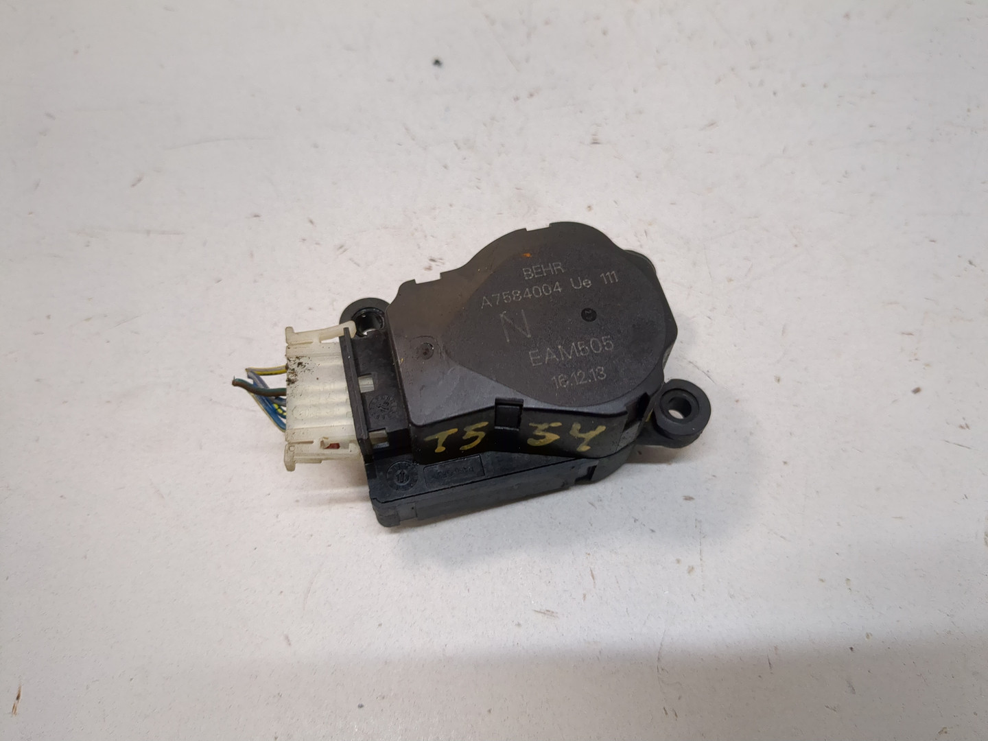 Моторчик заслонки печки