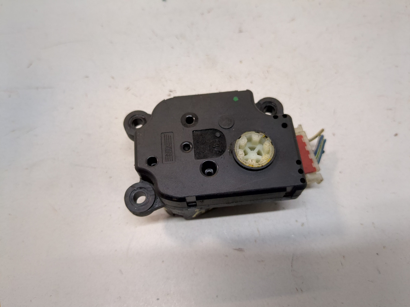 Моторчик заслонки печки