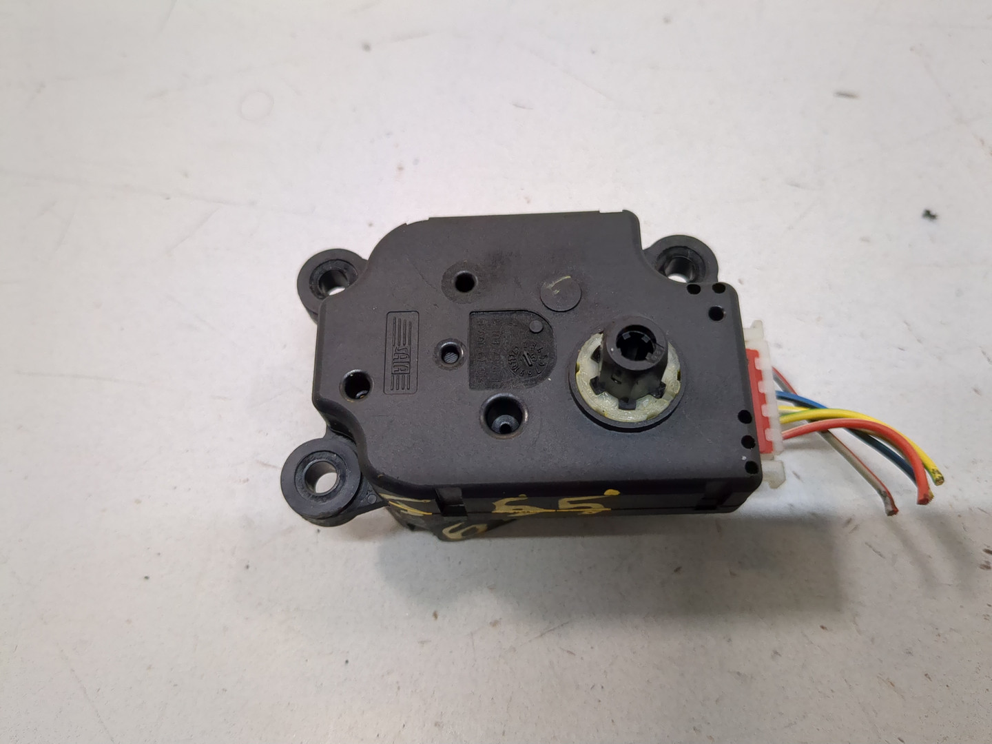 Моторчик заслонки печки