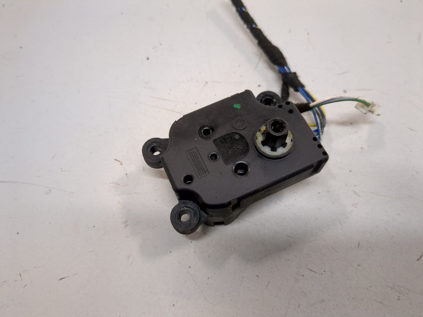 Моторчик заслонки печки