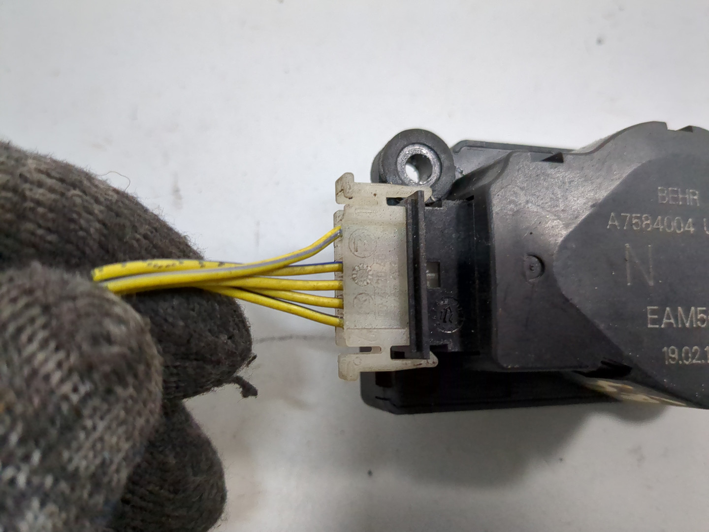 Моторчик заслонки печки