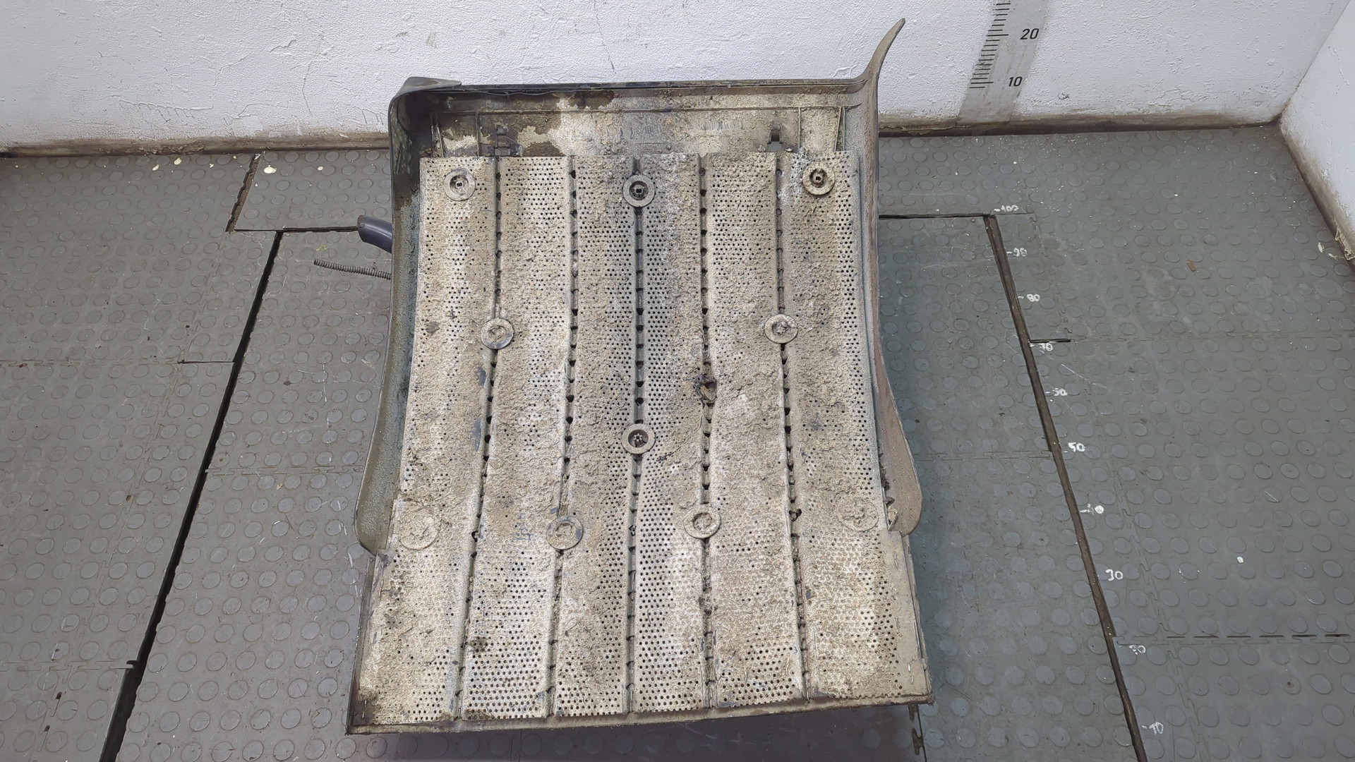 Крыло заднее левое