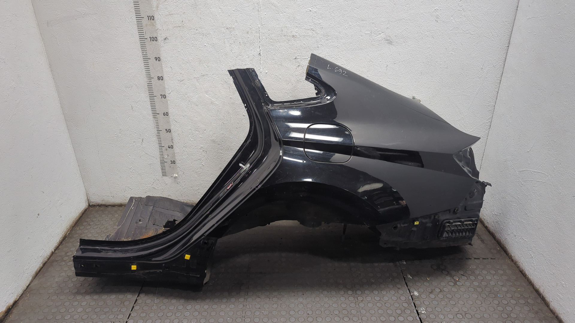 Кузовной элемент