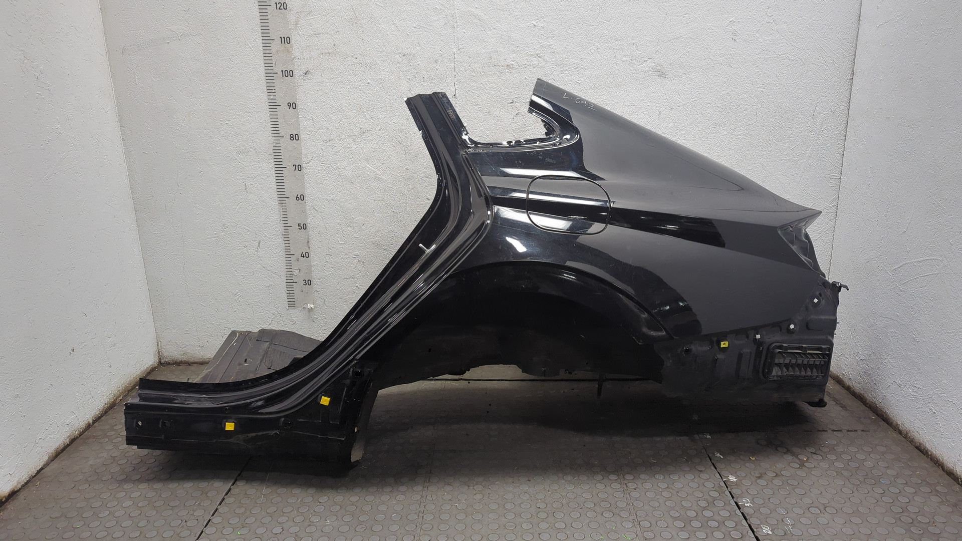 Кузовной элемент