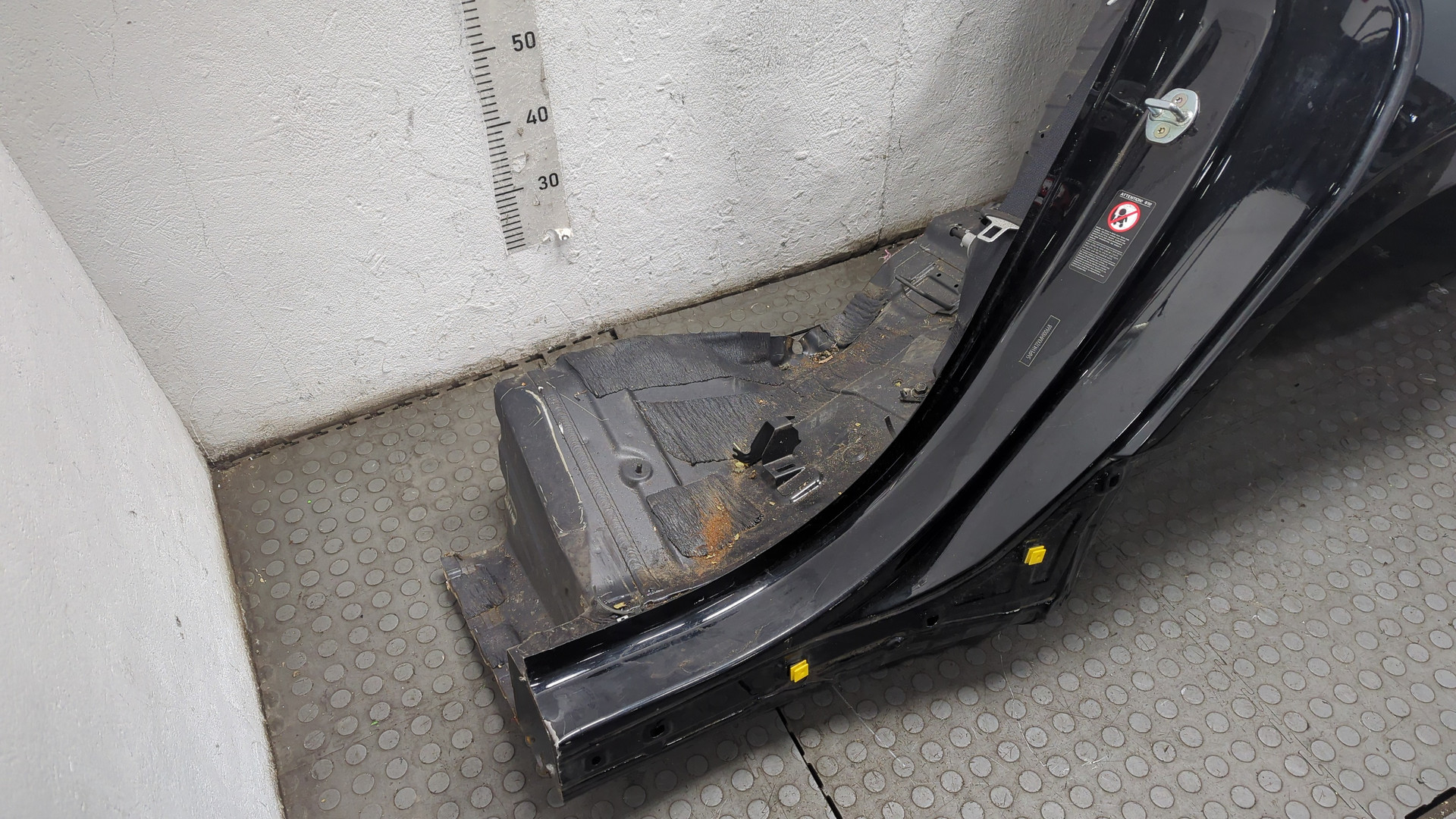 Кузовной элемент