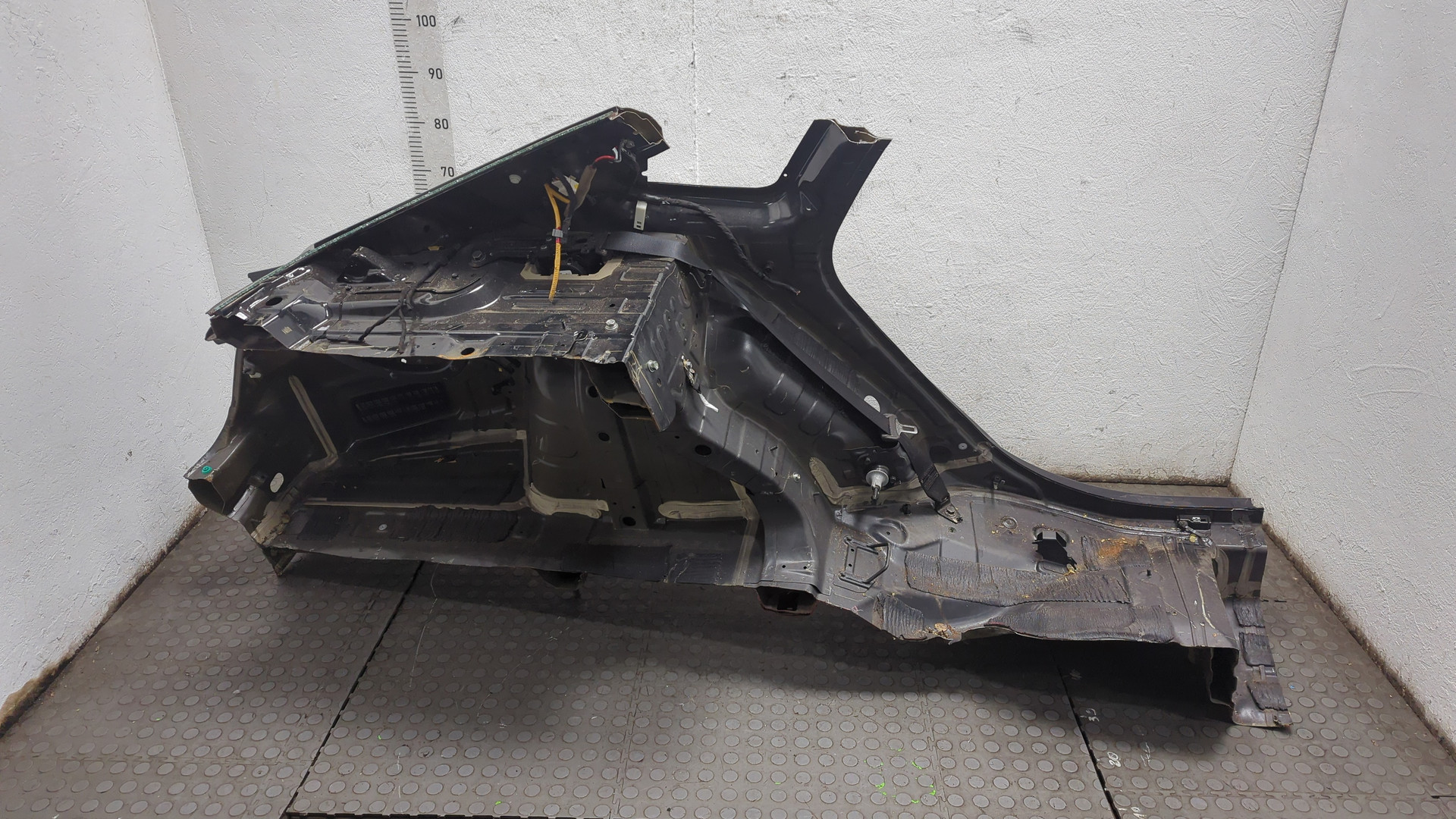 Кузовной элемент