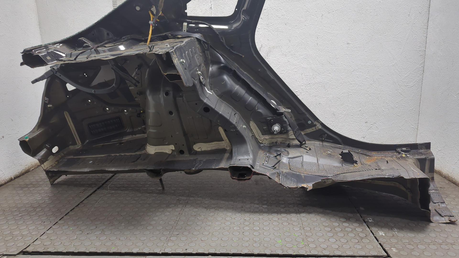 Кузовной элемент