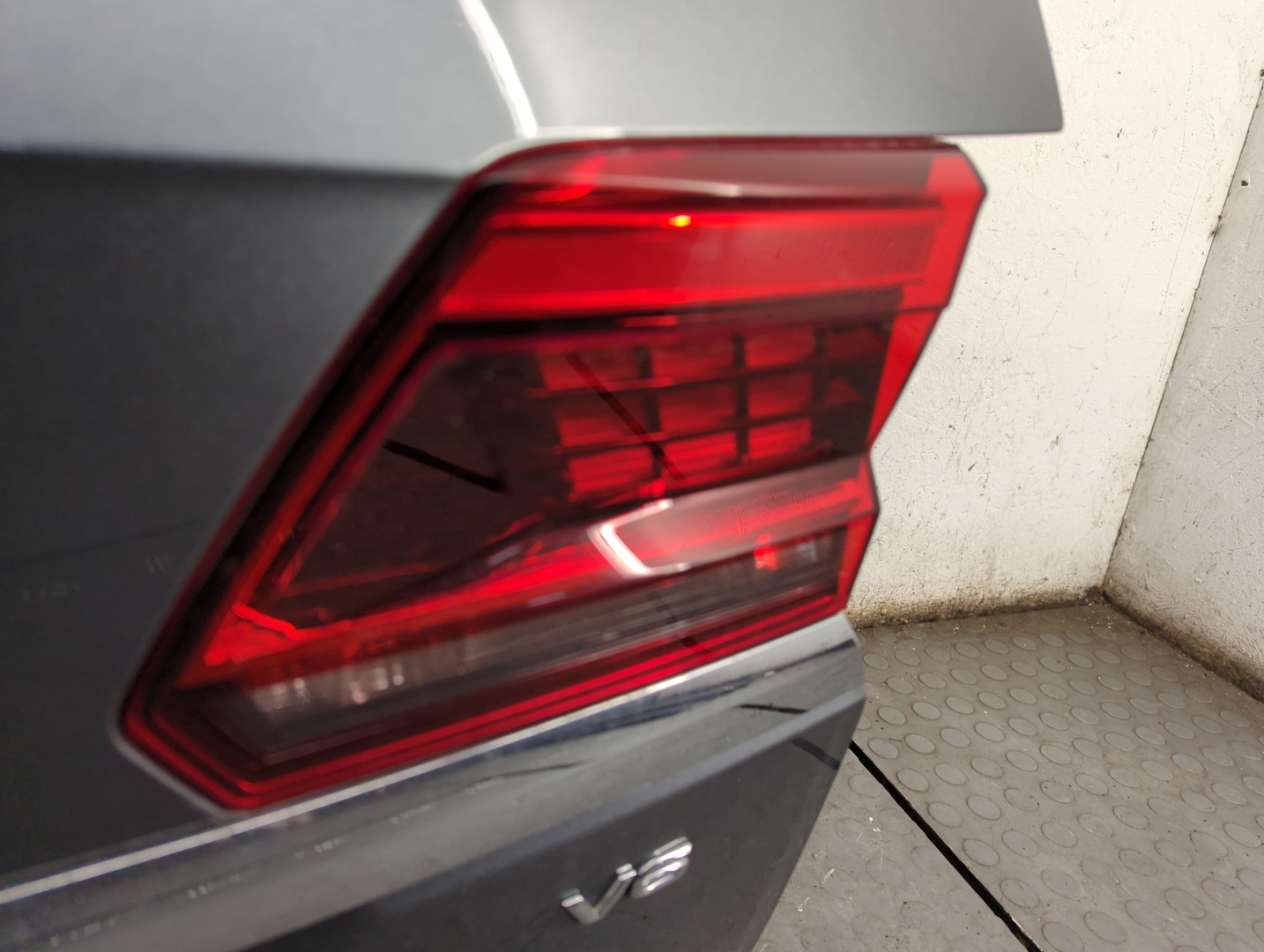 Дверь багажника