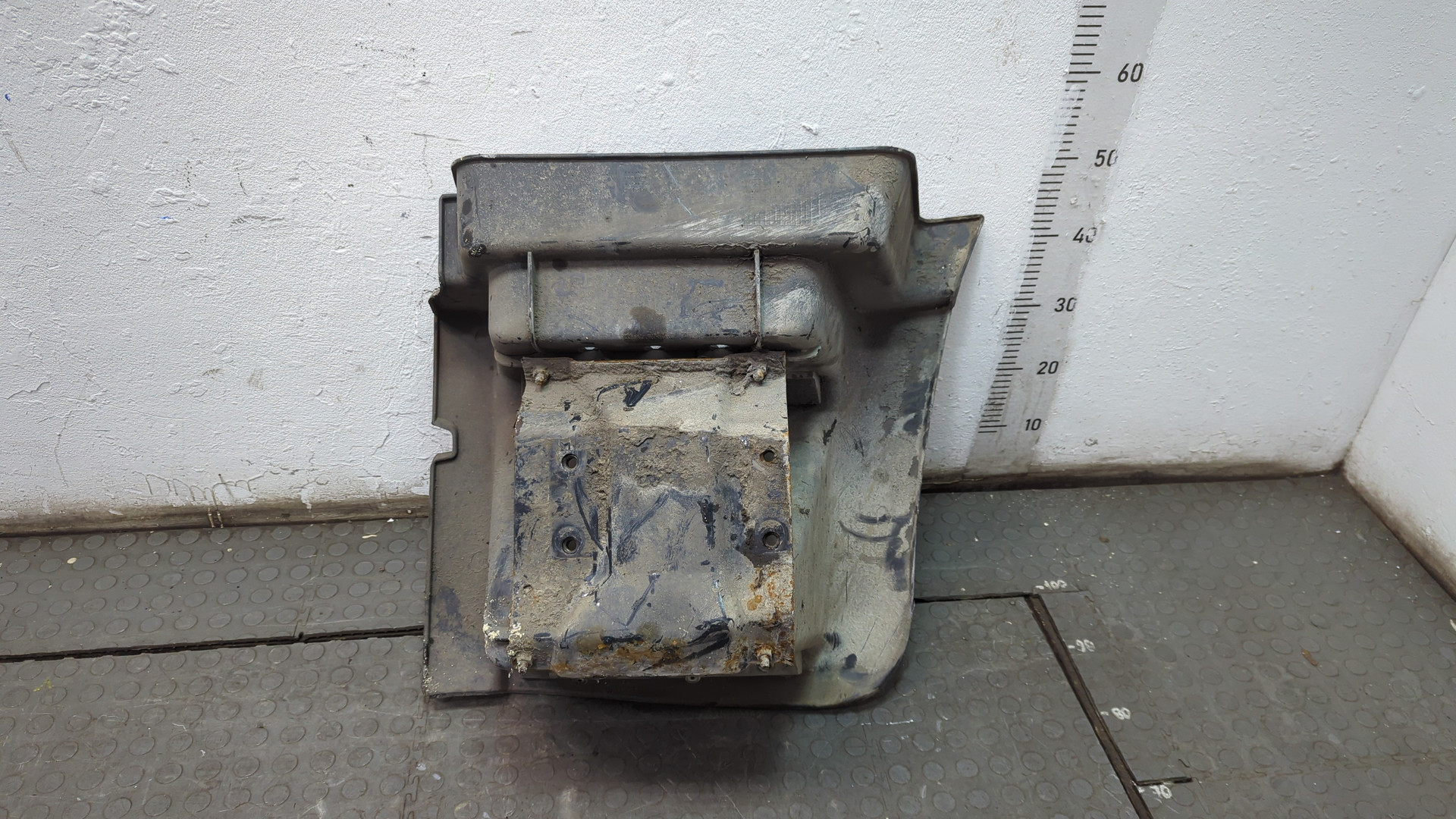 Подножка правая