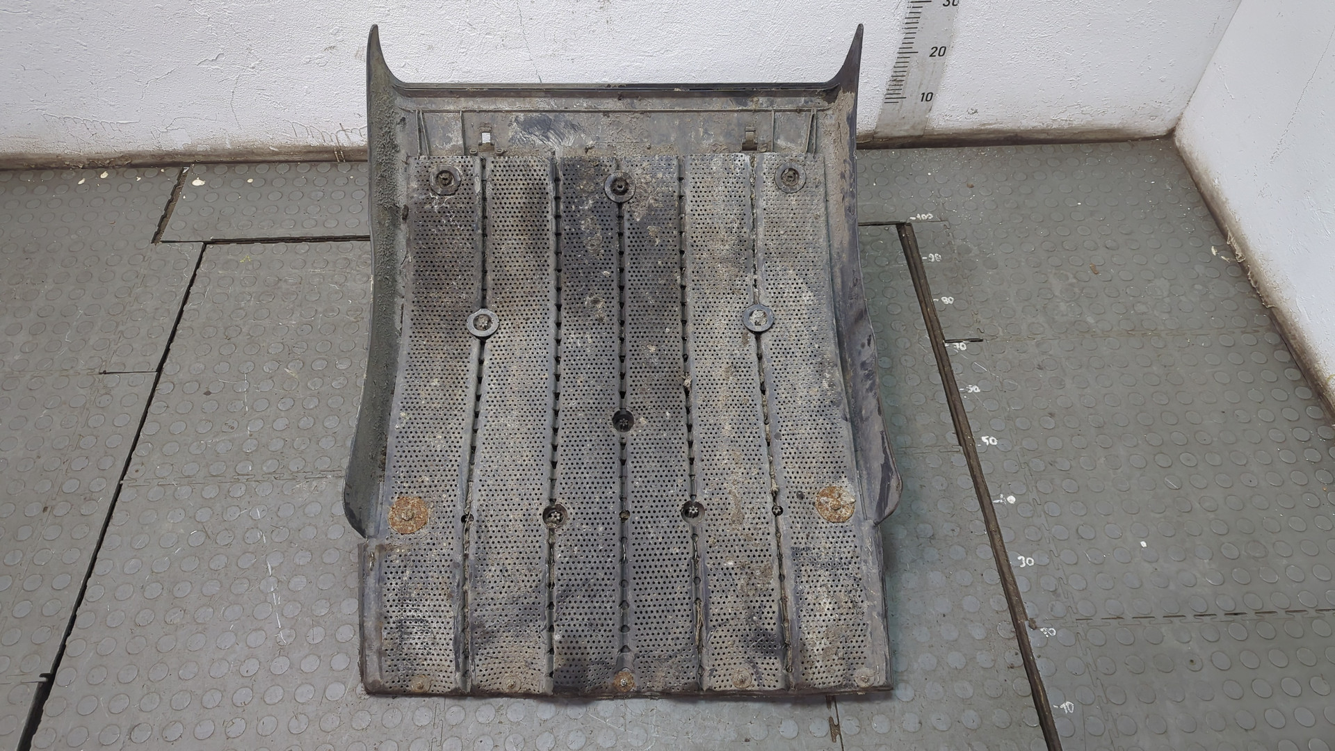 Крыло заднее правое