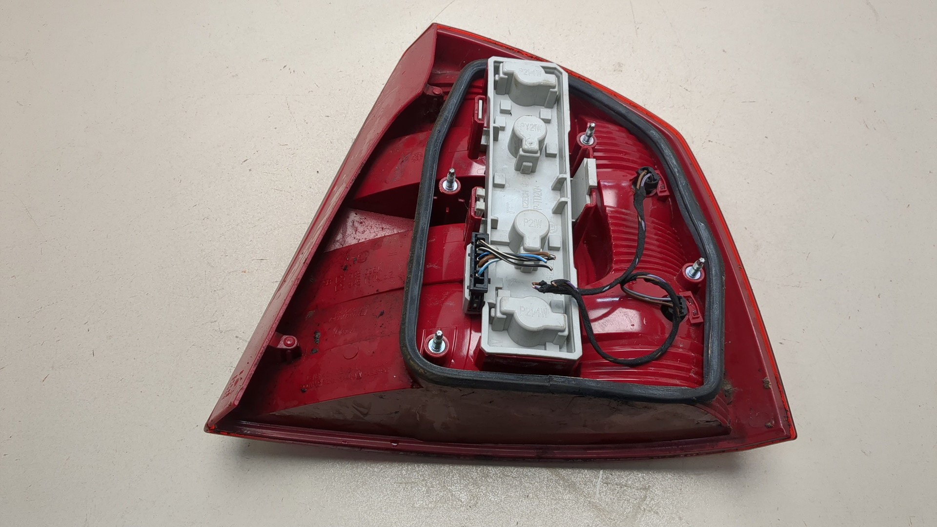 Фонарь задний левый