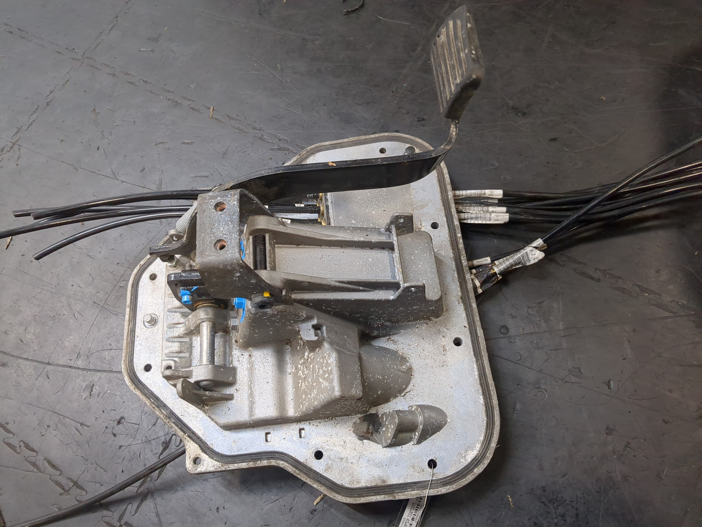 Кран тормозной главный