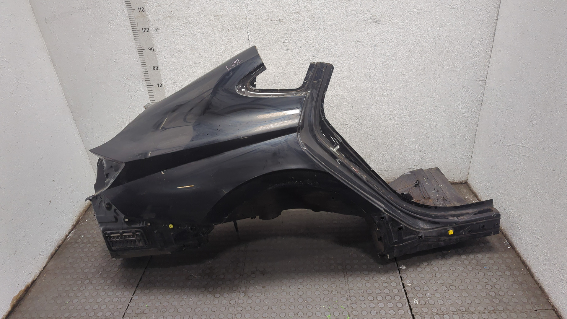 Кузовной элемент