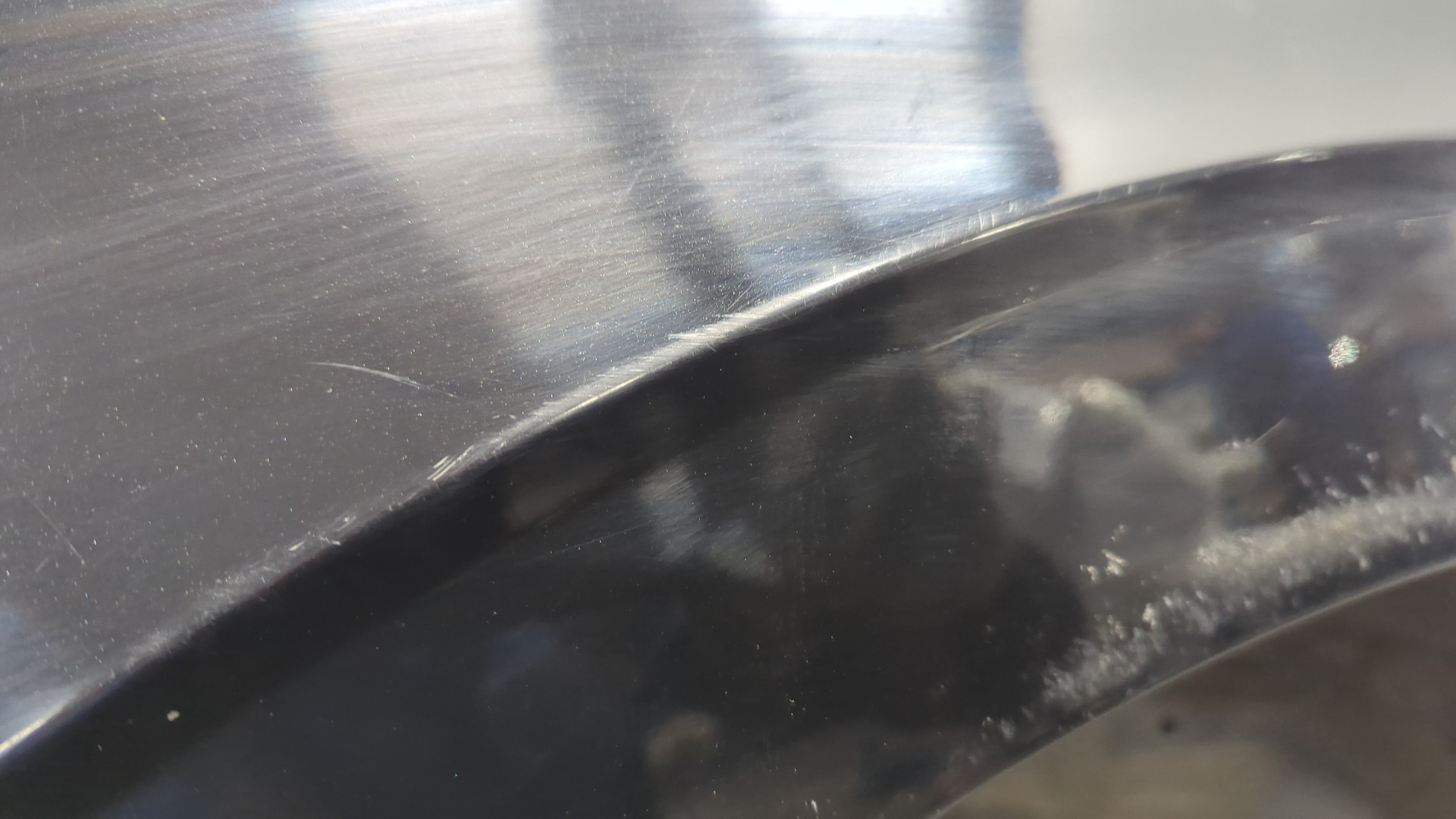 Кузовной элемент