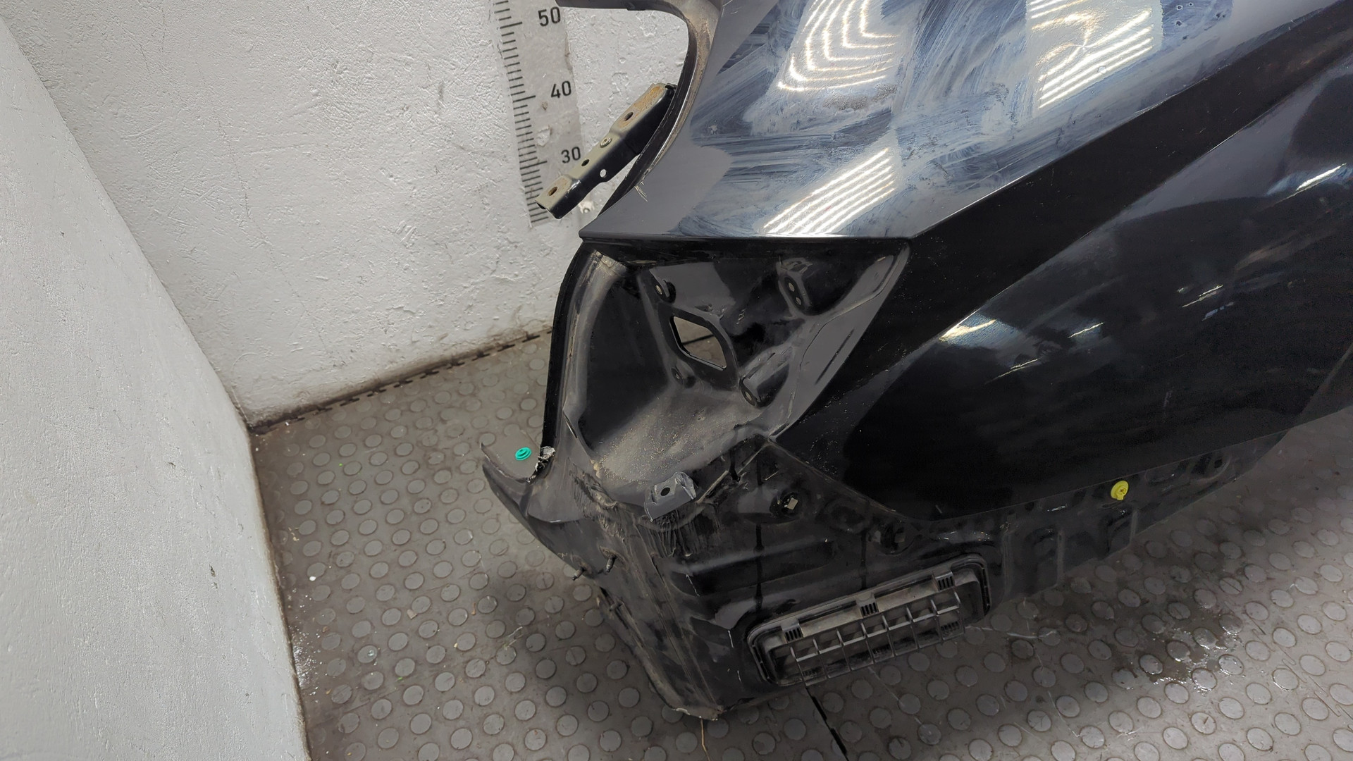 Кузовной элемент