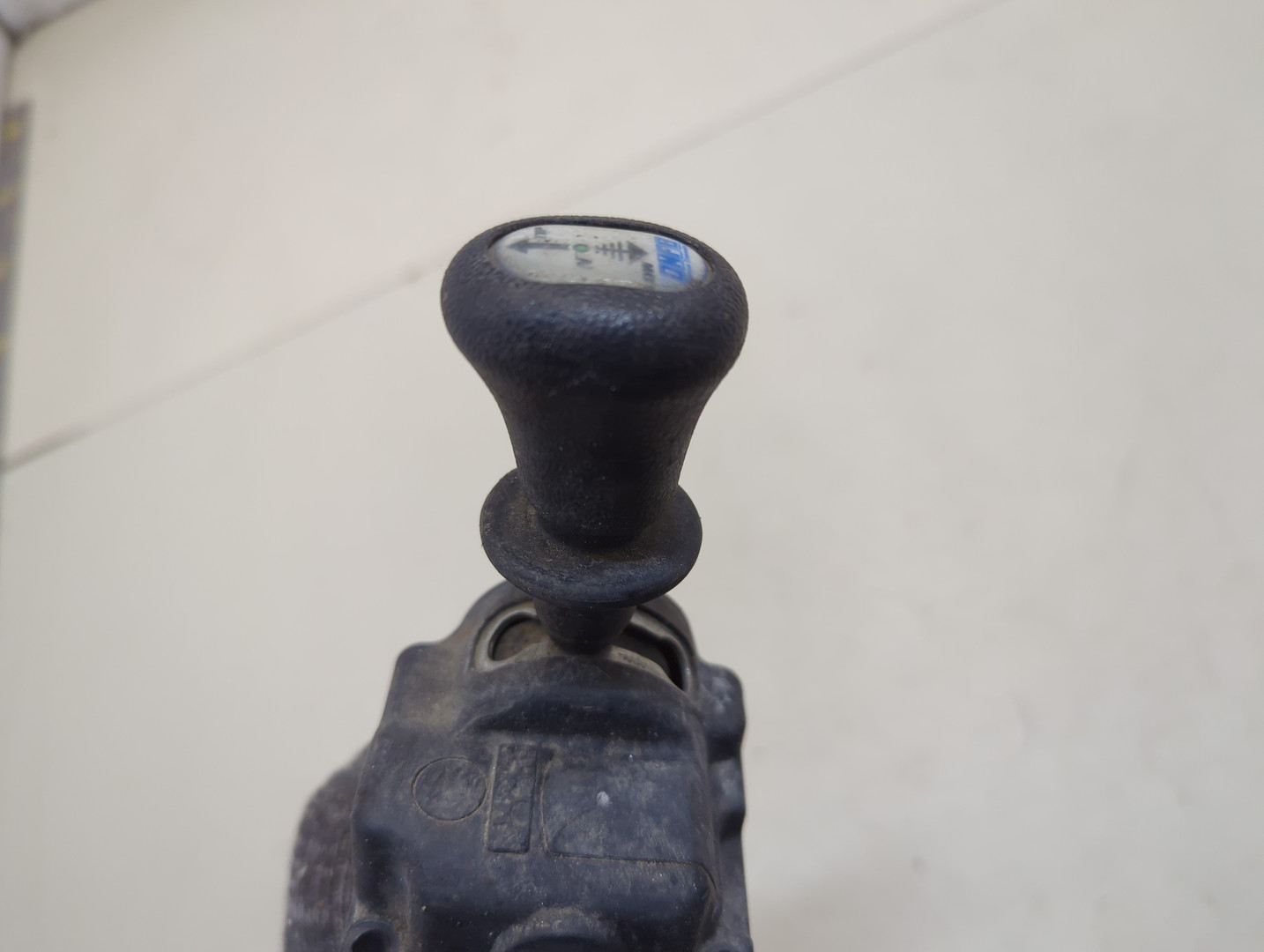 Кран ручного тормоза