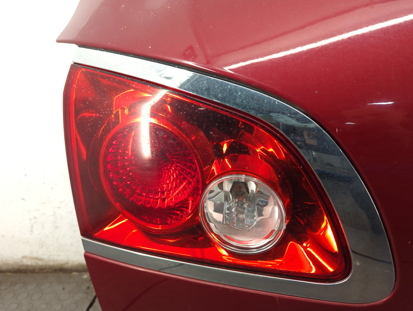 Дверь багажника