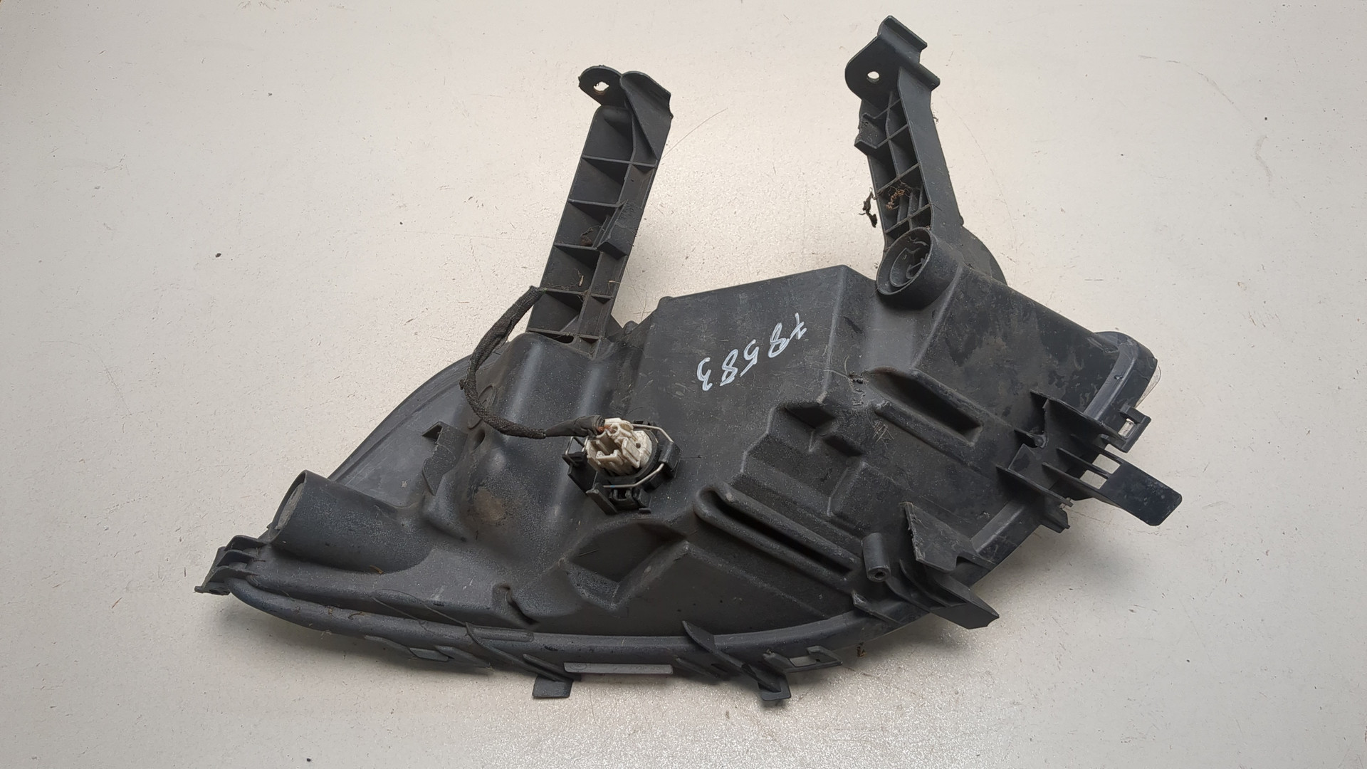 Фара противотуманная правая