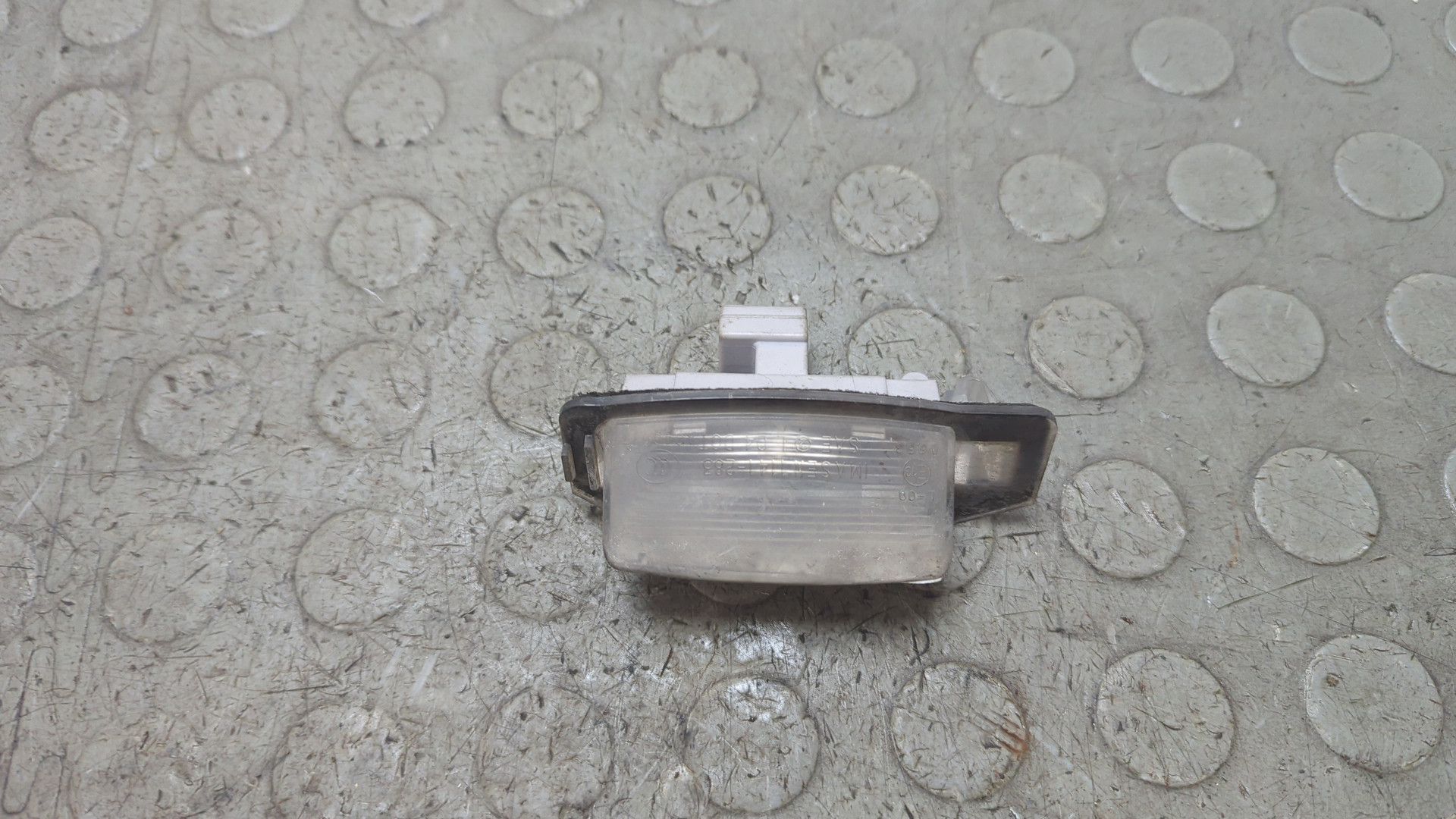 Фонарь подсветки номера