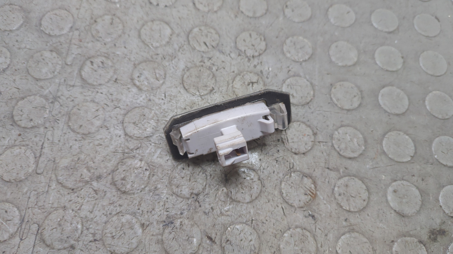 Фонарь подсветки номера