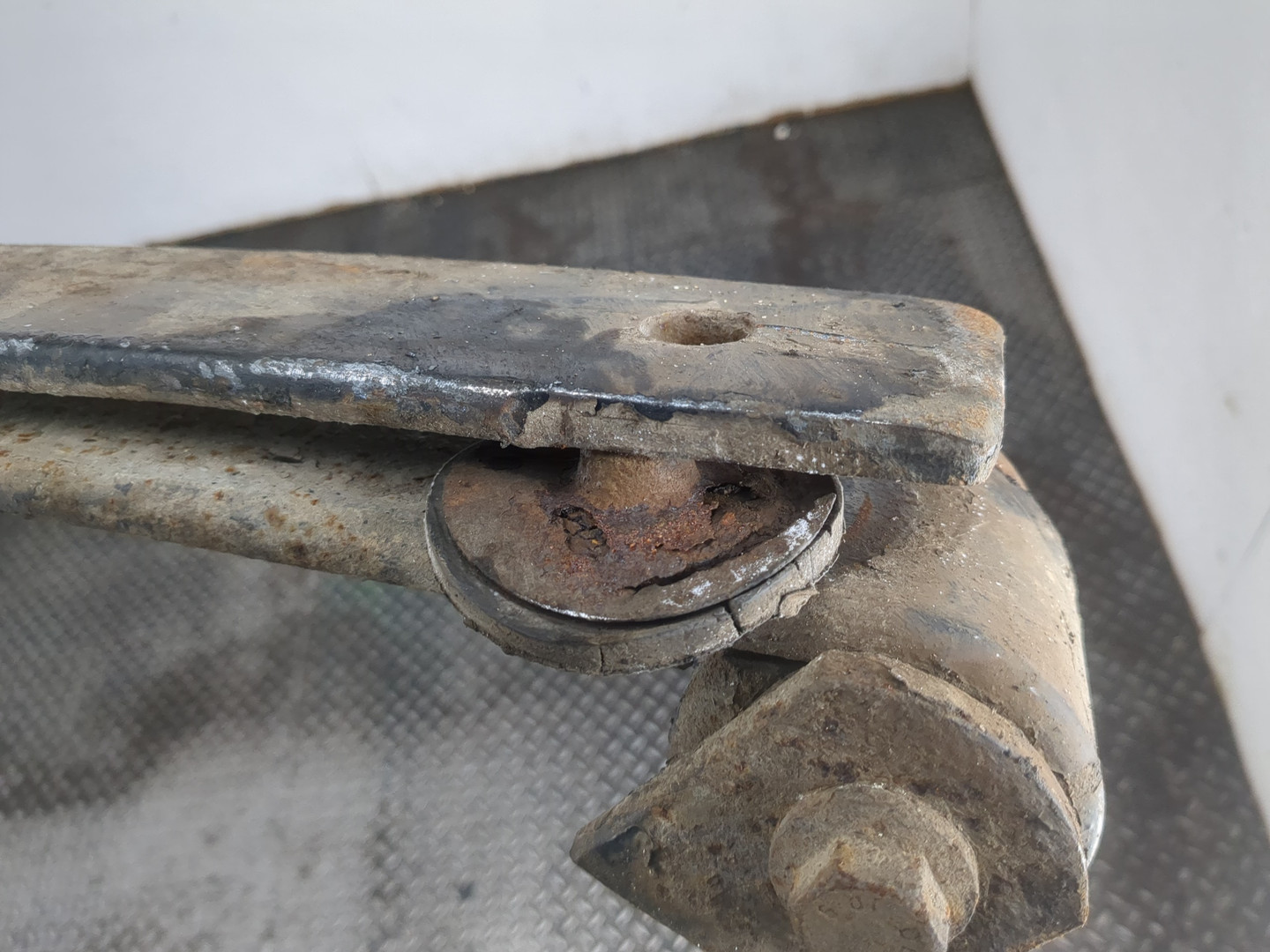 Рессора передняя