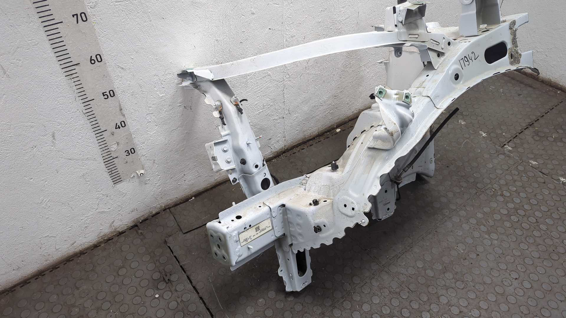 Лонжерон передний левый