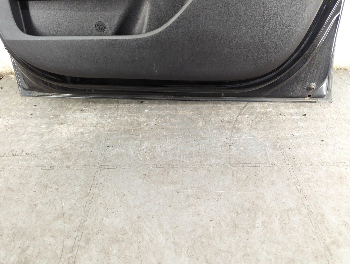 Дверь передняя правая