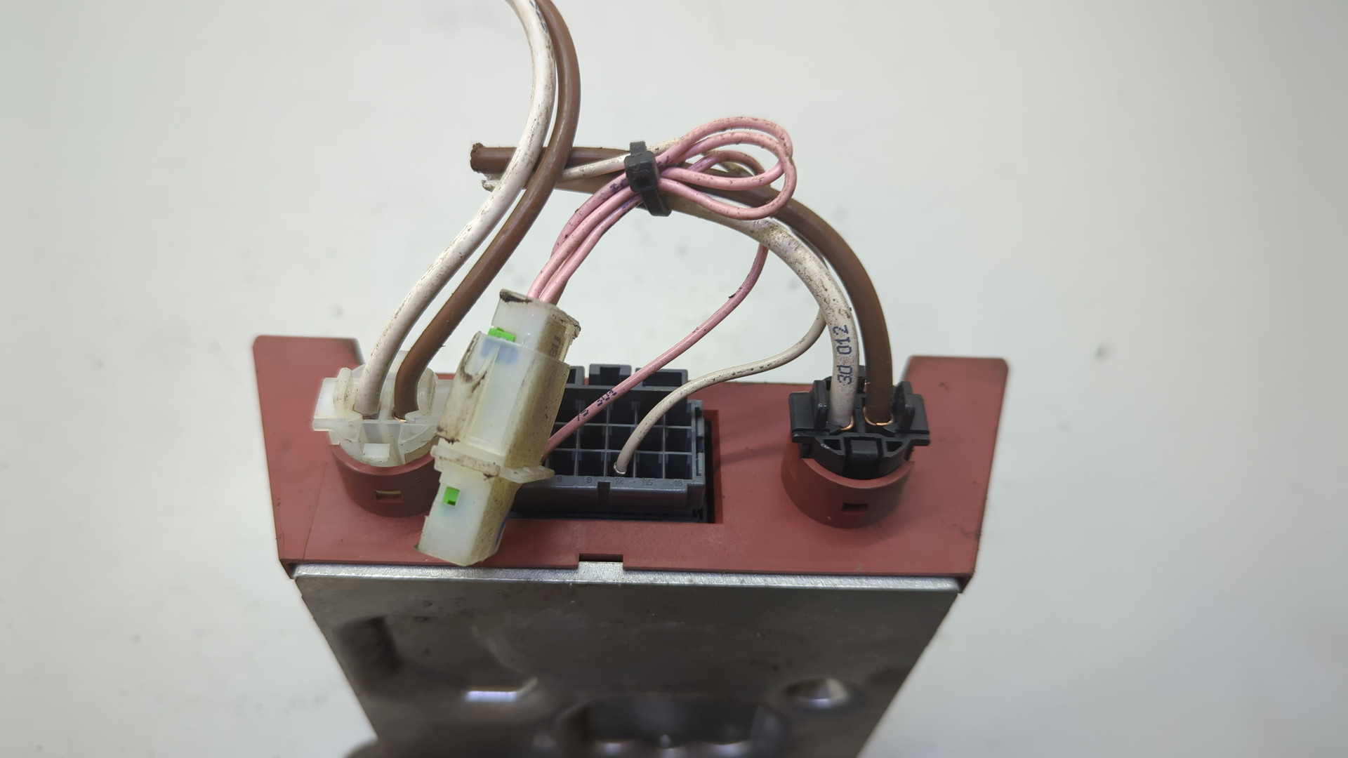 Преобразователь напряжения (адаптер)