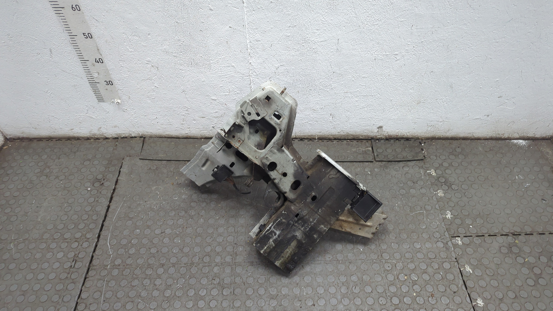 Лонжерон передний левый