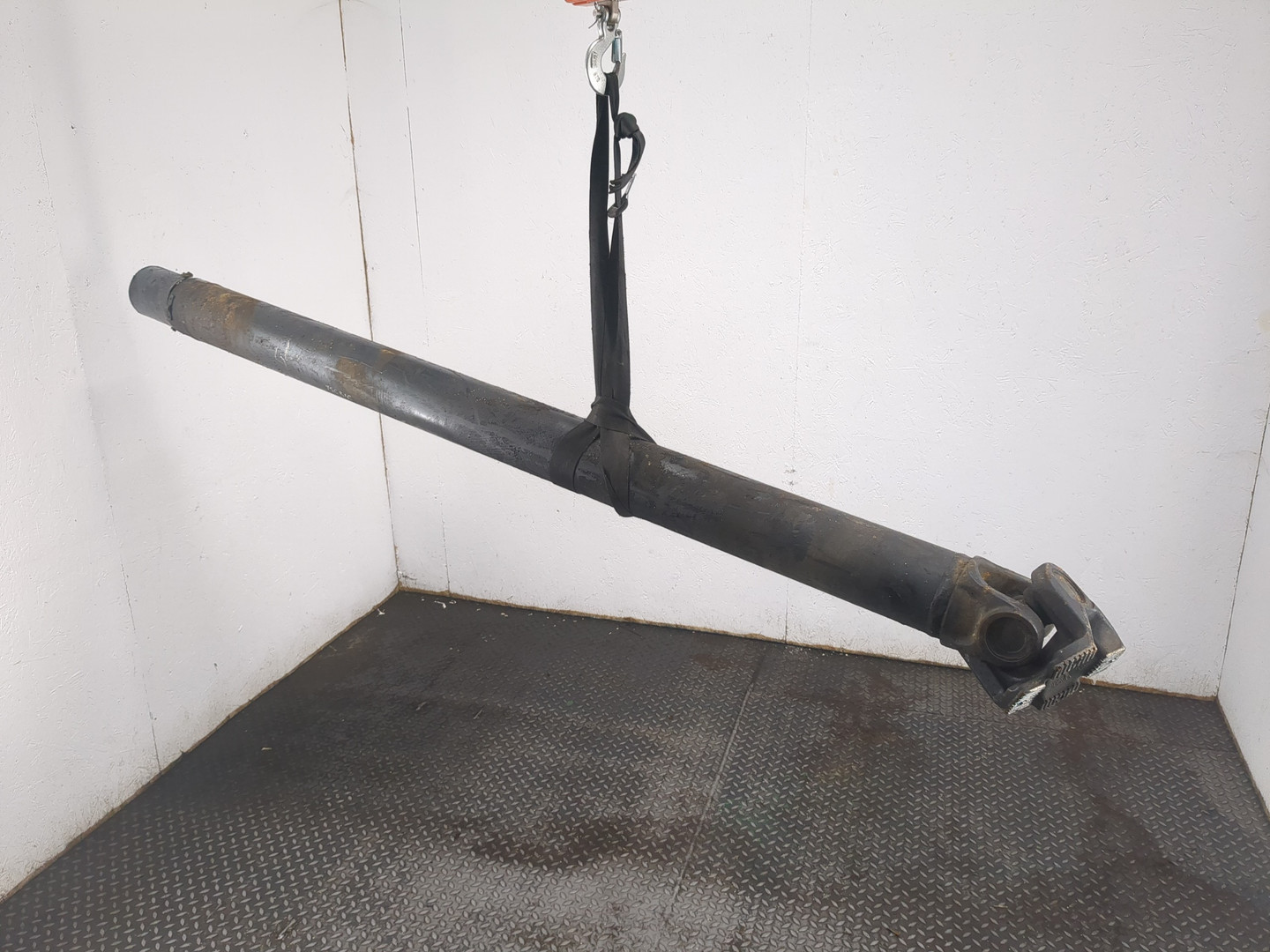 Вал карданный задний