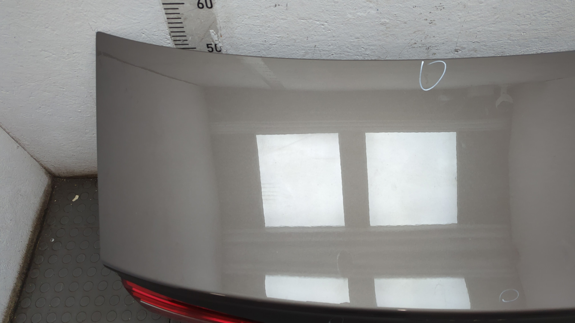 Дверь багажника