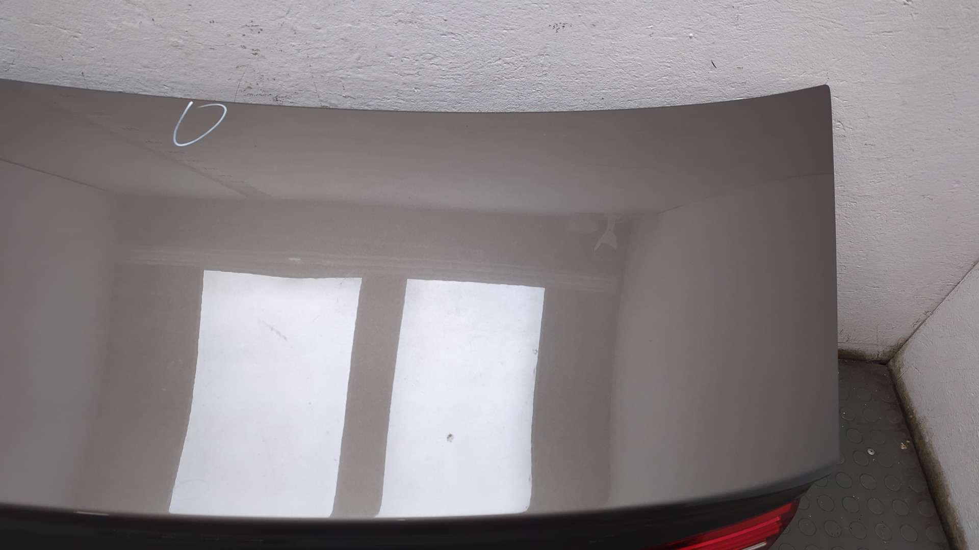 Дверь багажника