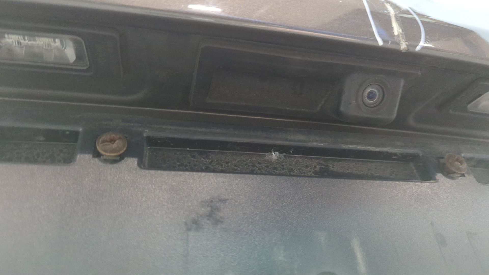 Дверь багажника