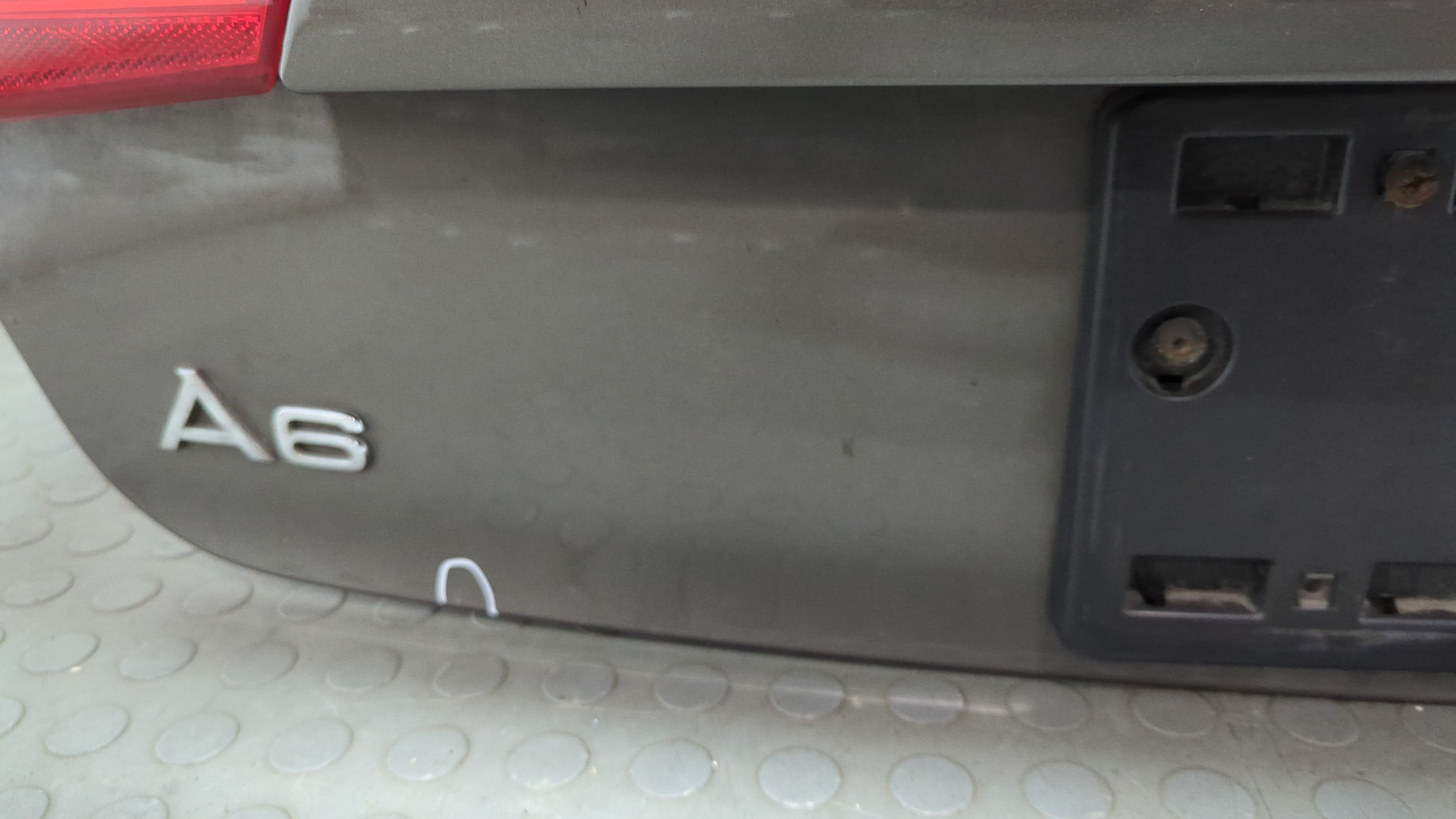 Дверь багажника