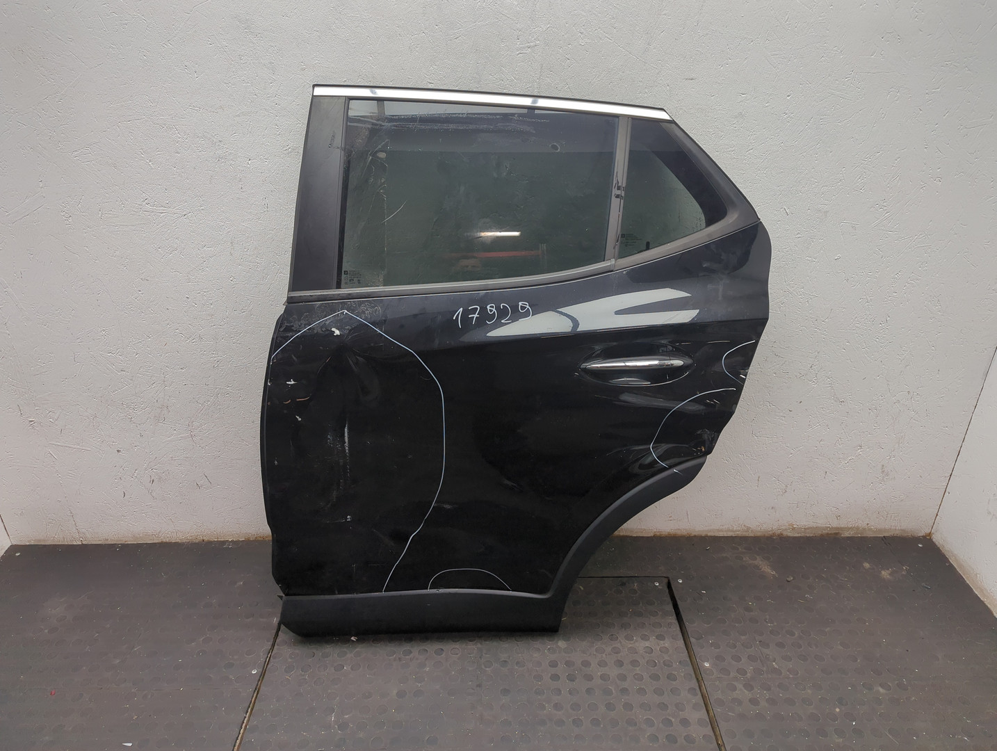 Дверь задняя левая