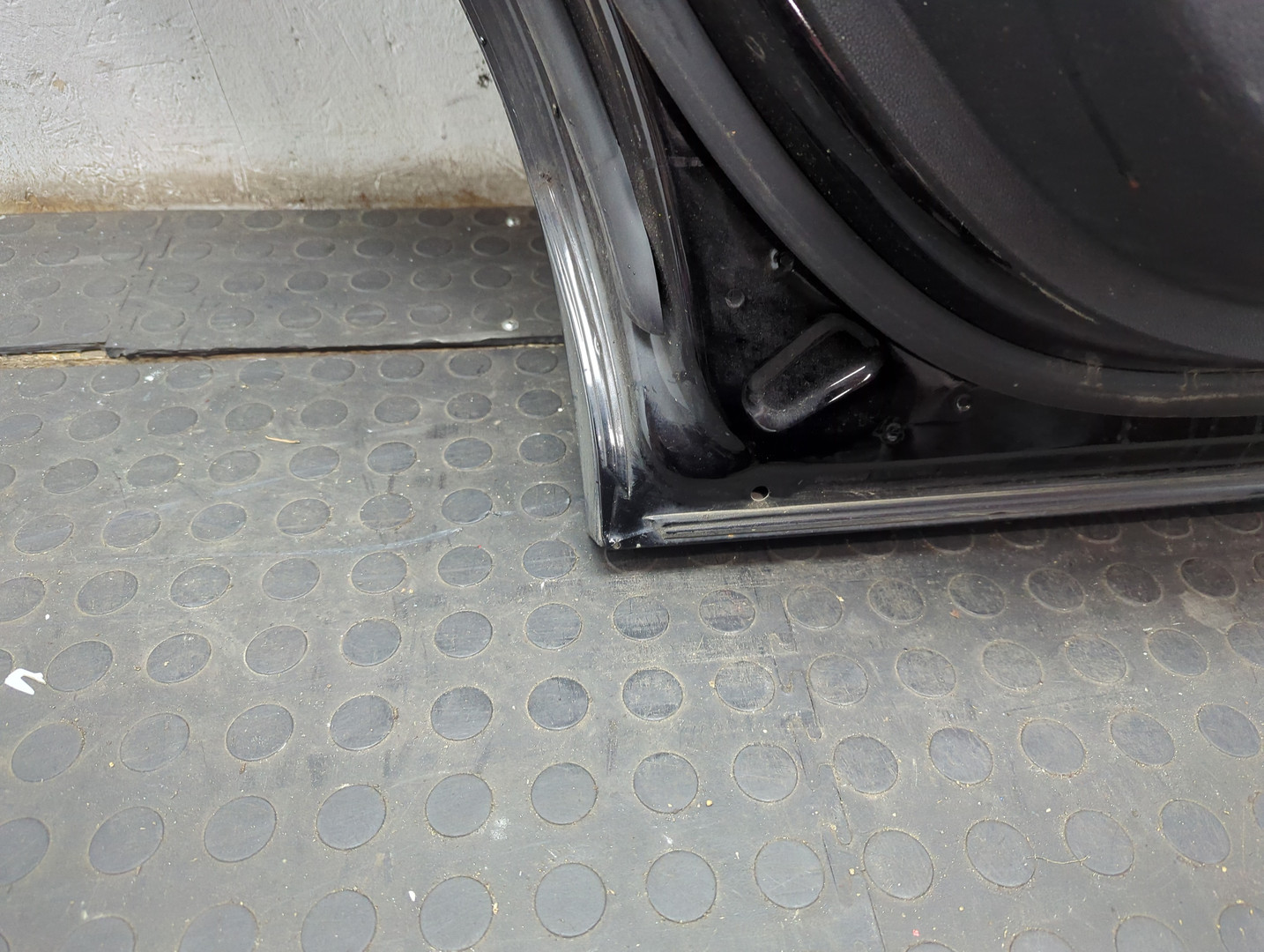 Дверь задняя левая