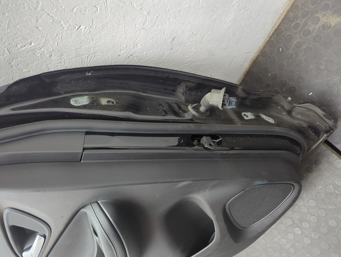 Дверь задняя левая