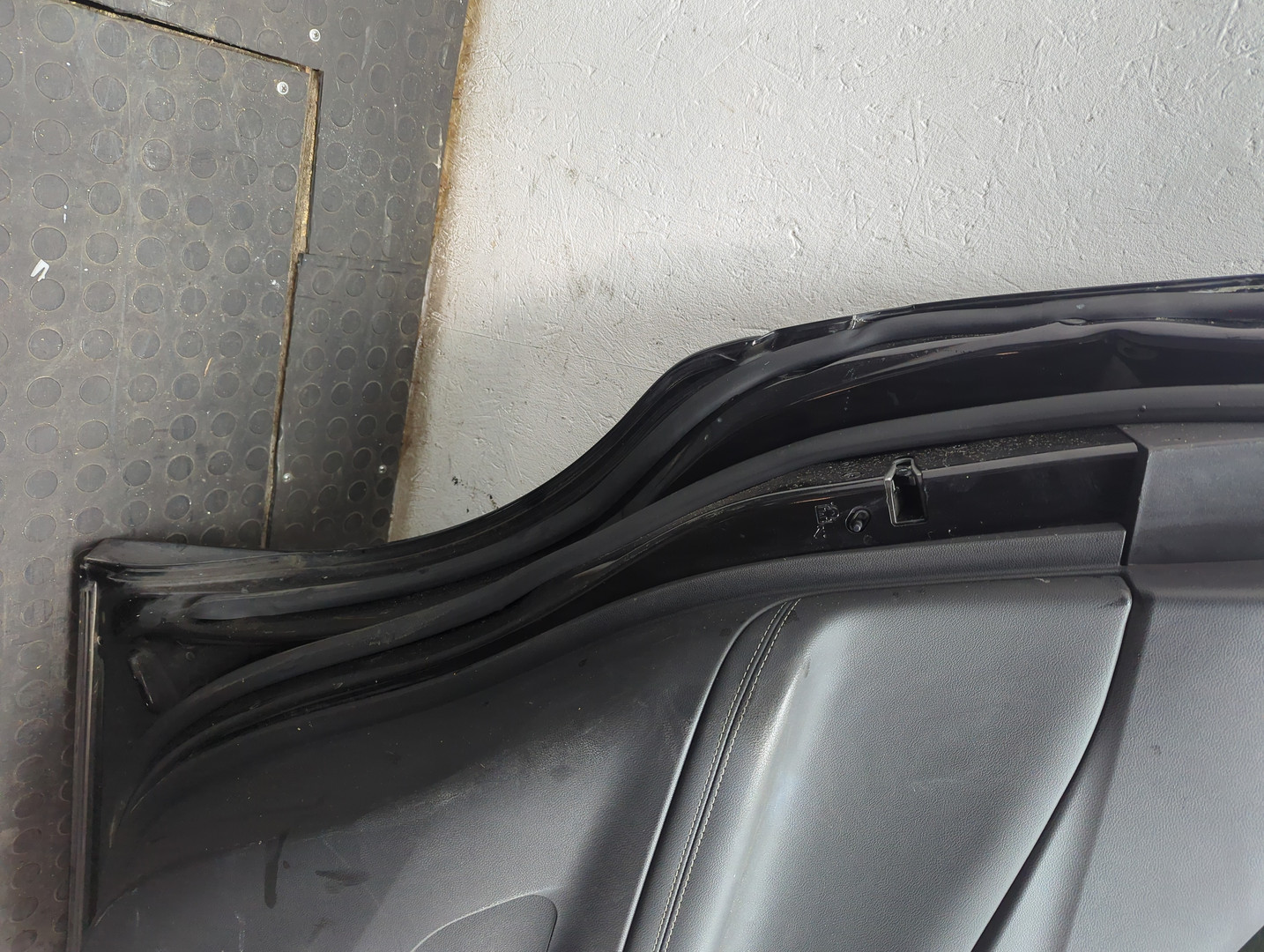 Дверь задняя левая