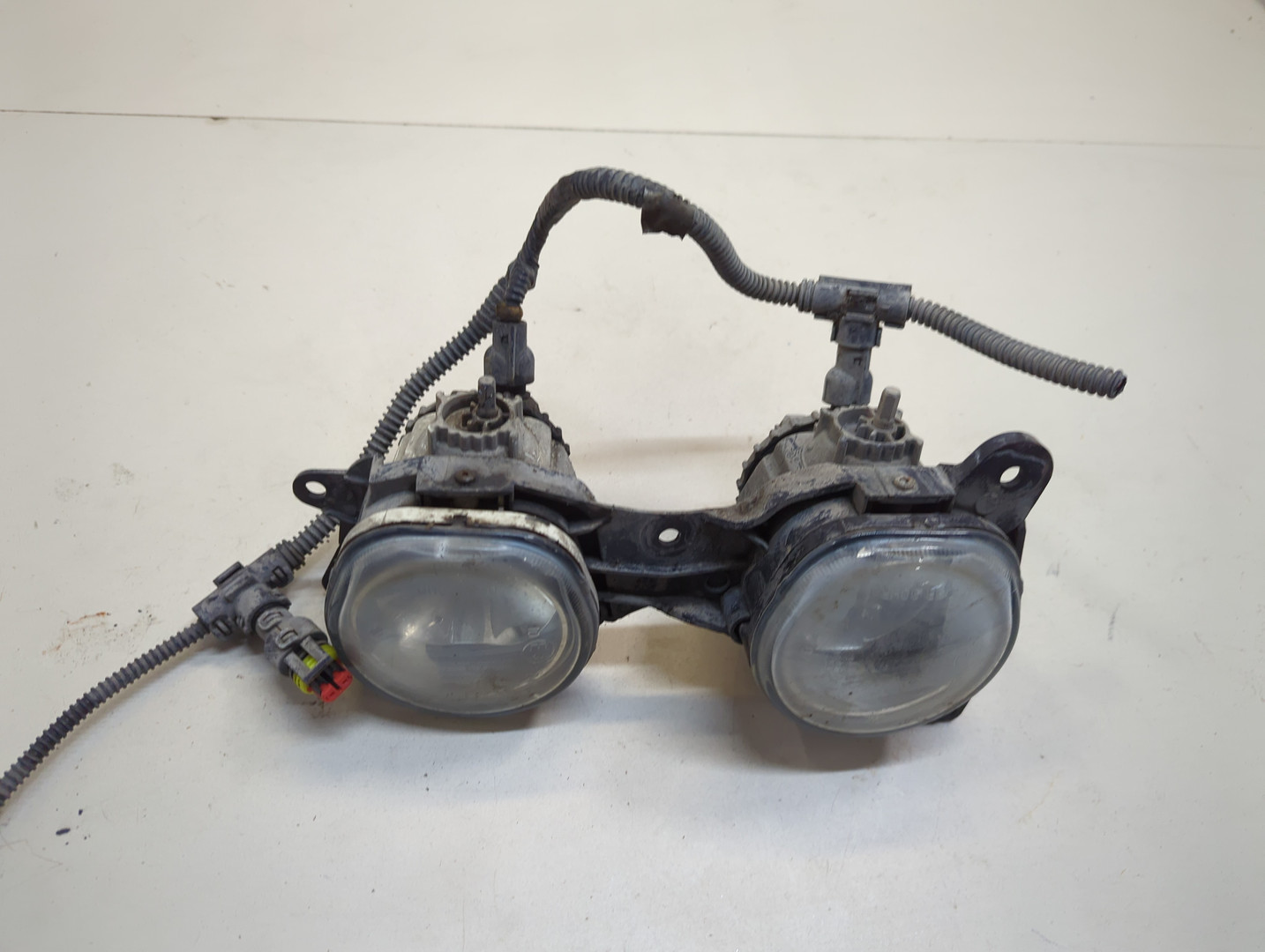 Фара противотуманная левая