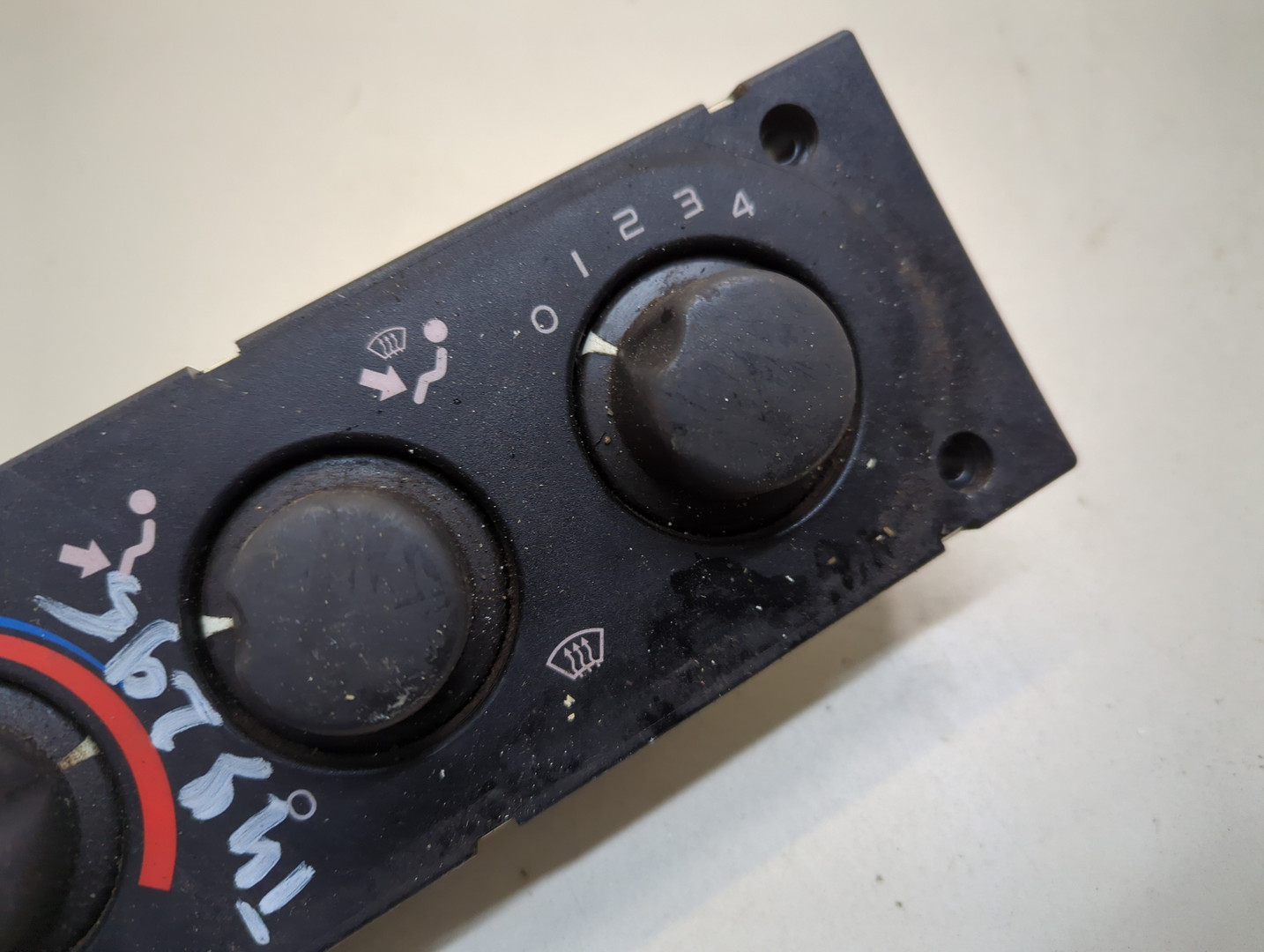 Переключатель отопителя