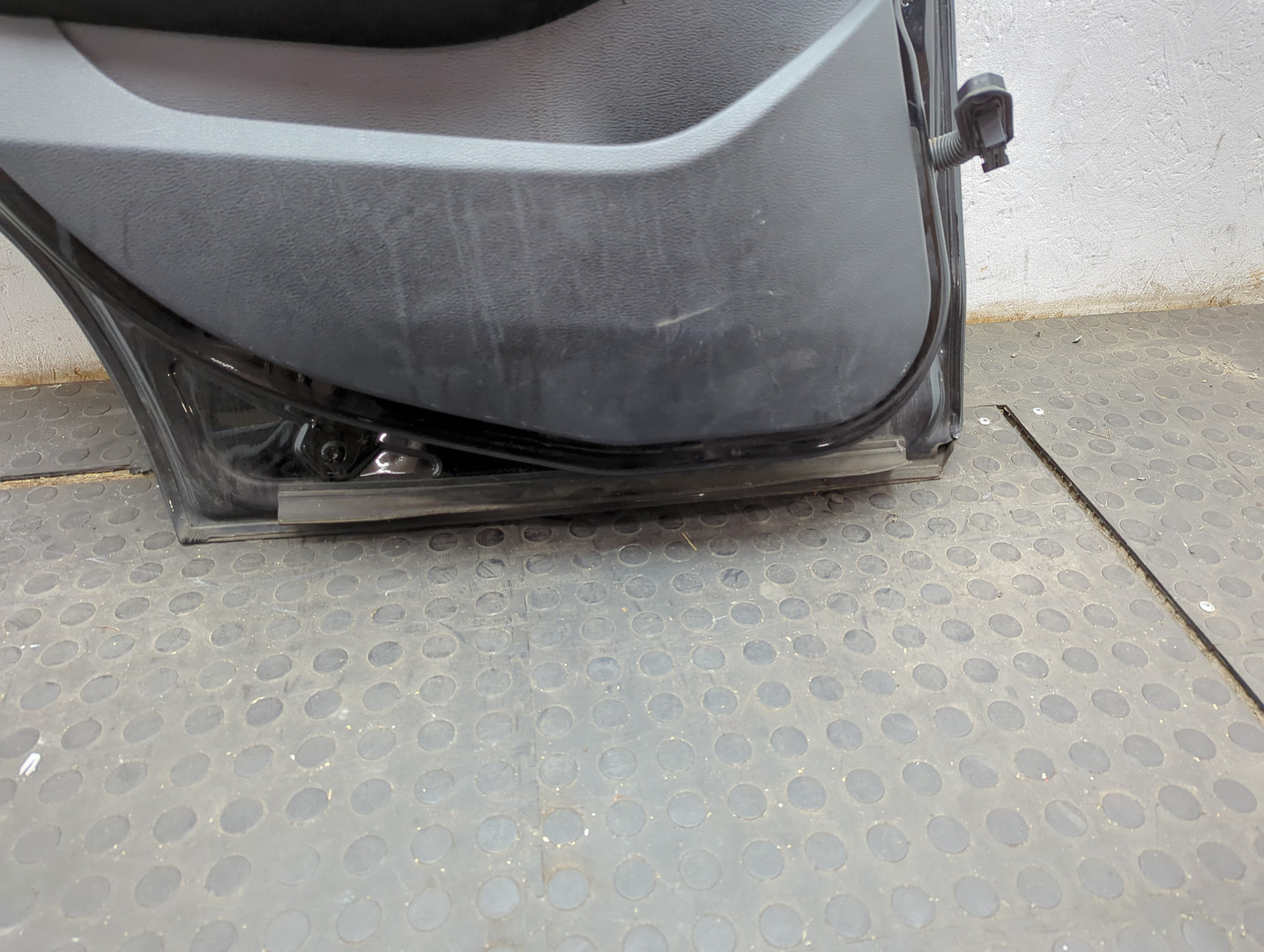 Дверь задняя правая