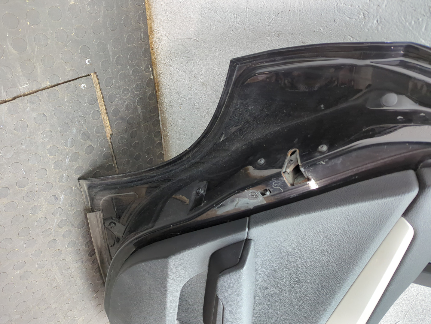 Дверь задняя правая