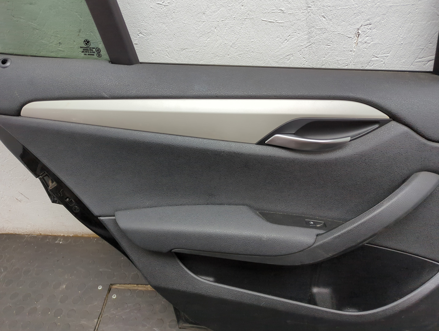 Дверь задняя правая