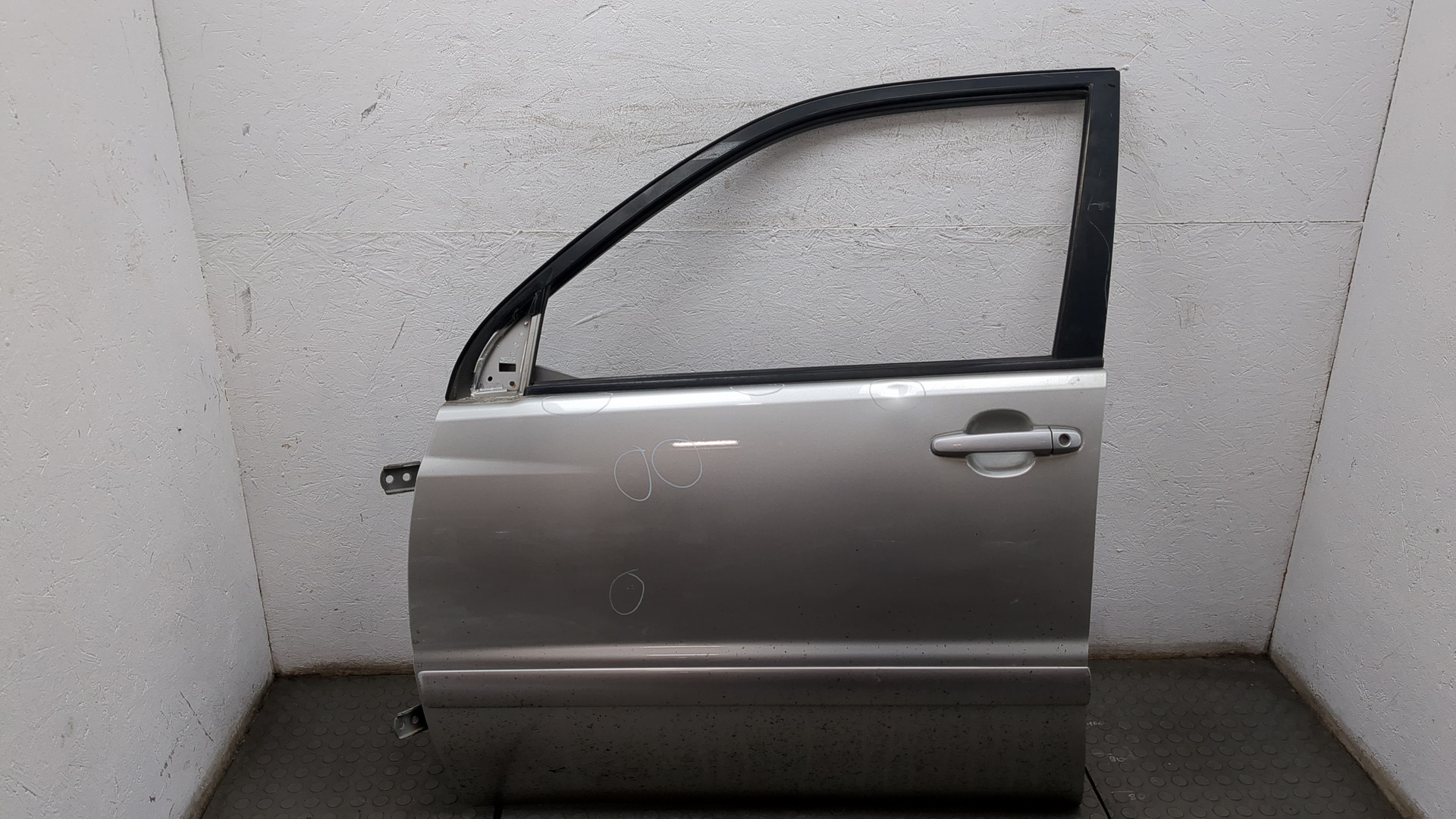 Дверь передняя левая