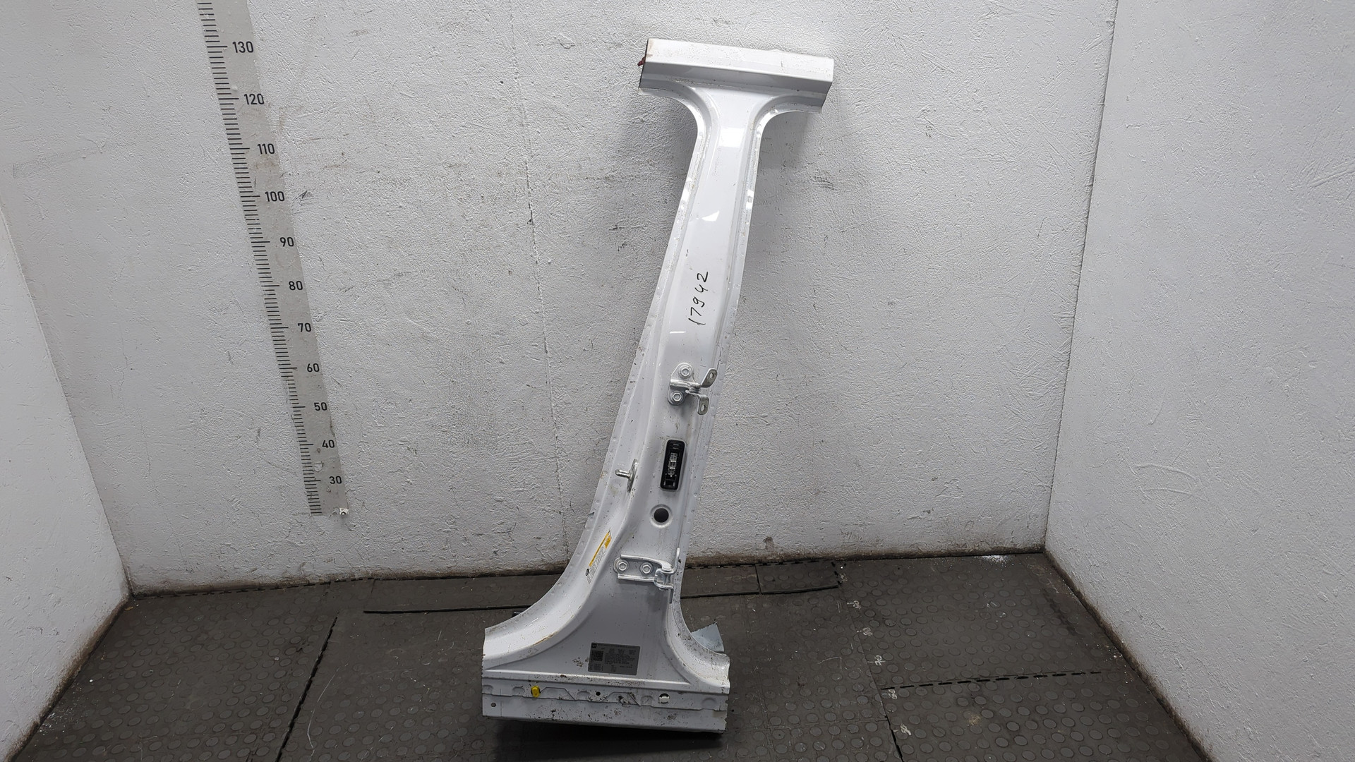 Кузовной элемент