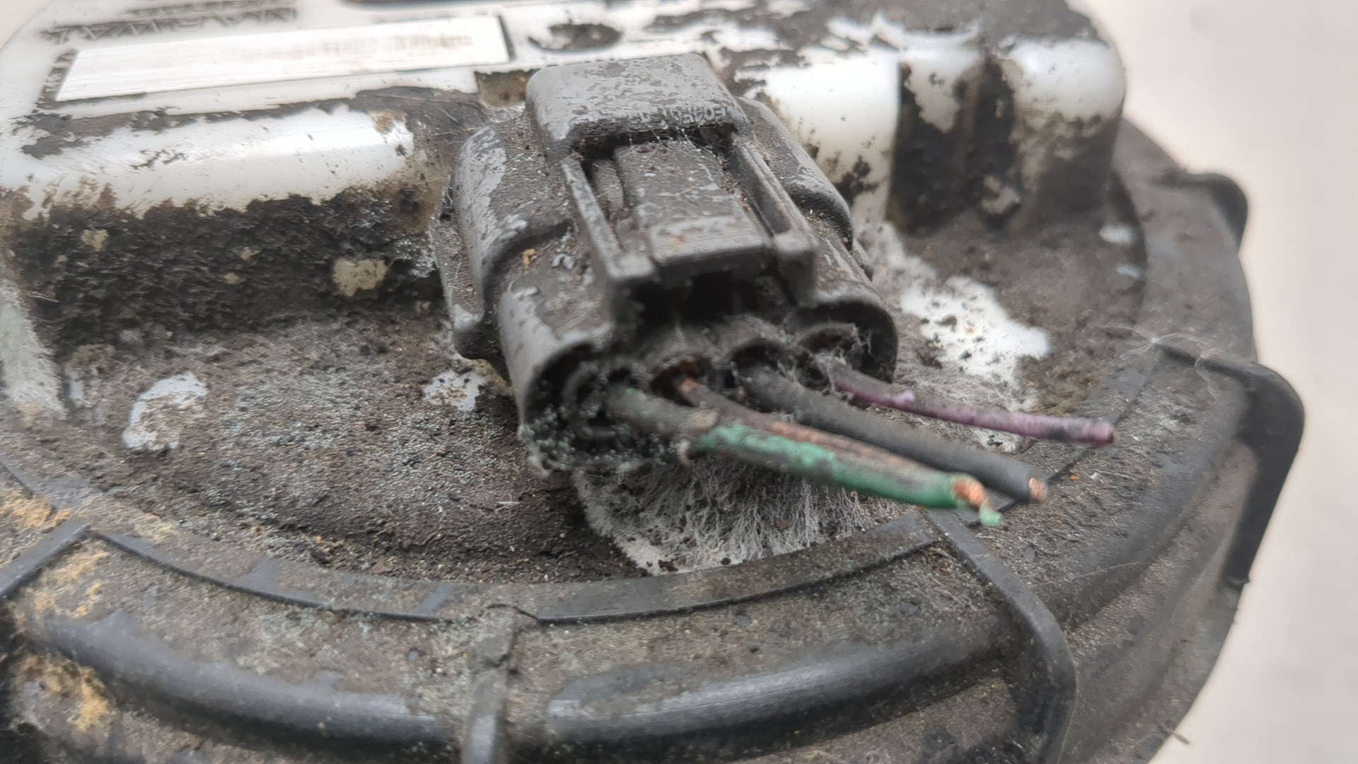 Насос топливный электрический