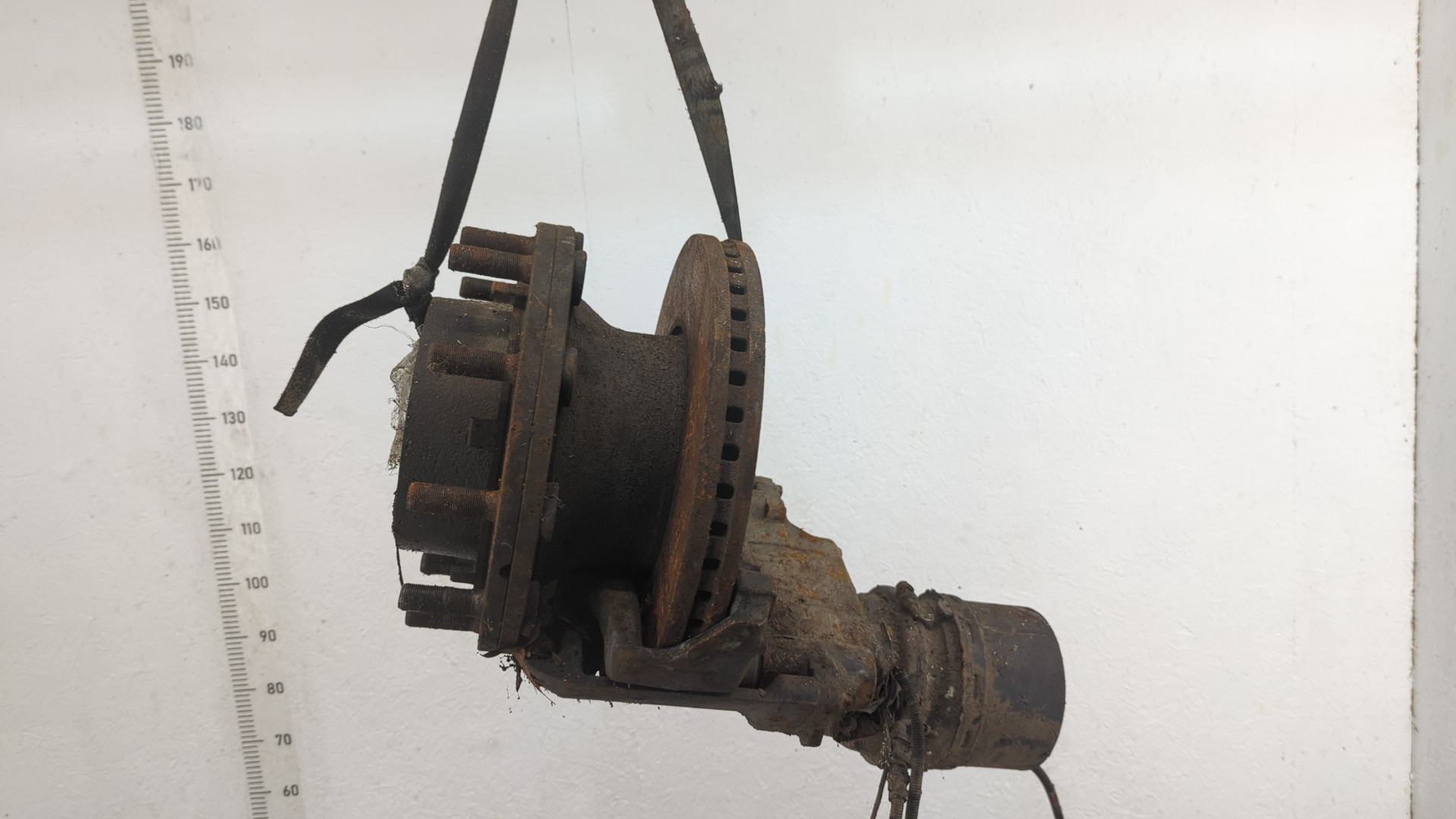 Кулак поворотный задний правый