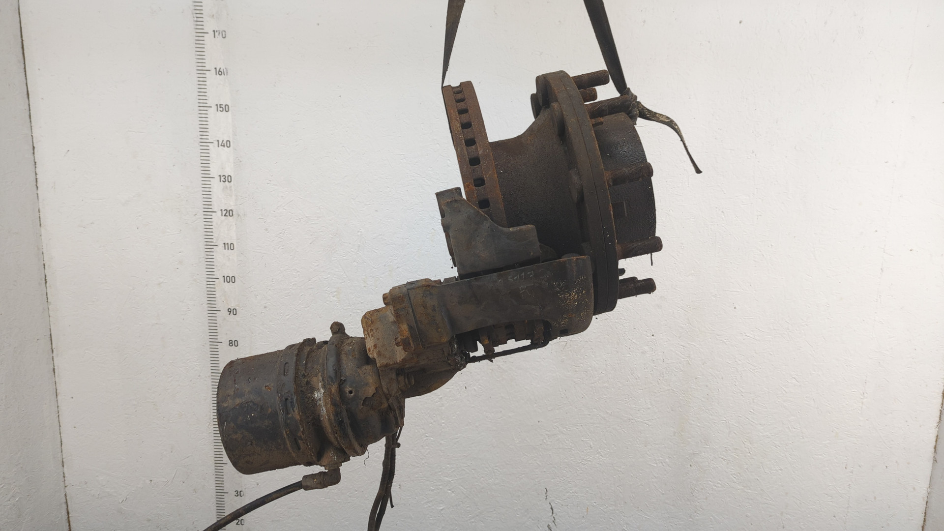 Кулак поворотный задний правый