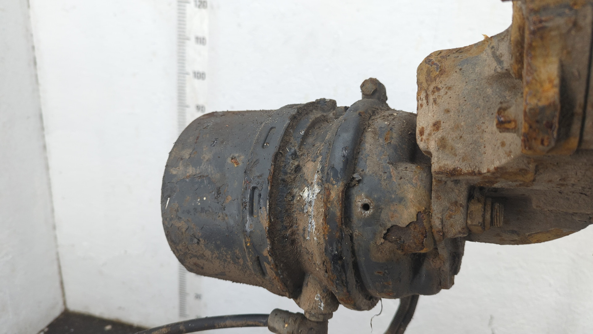 Кулак поворотный задний правый