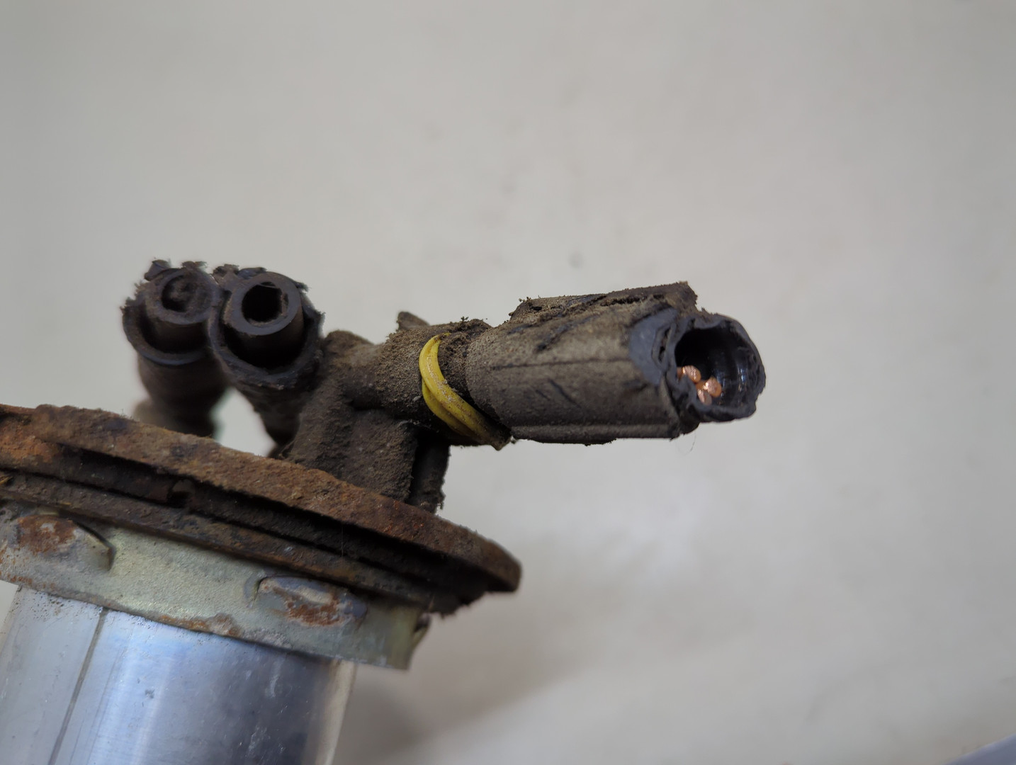 Датчик уровня топлива